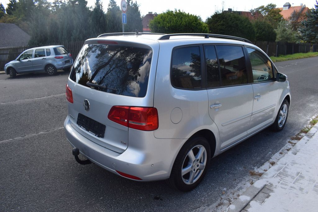 Volkswagen Touran, 1.6 TDI DSG, 77kW, málo KM - fotka 6