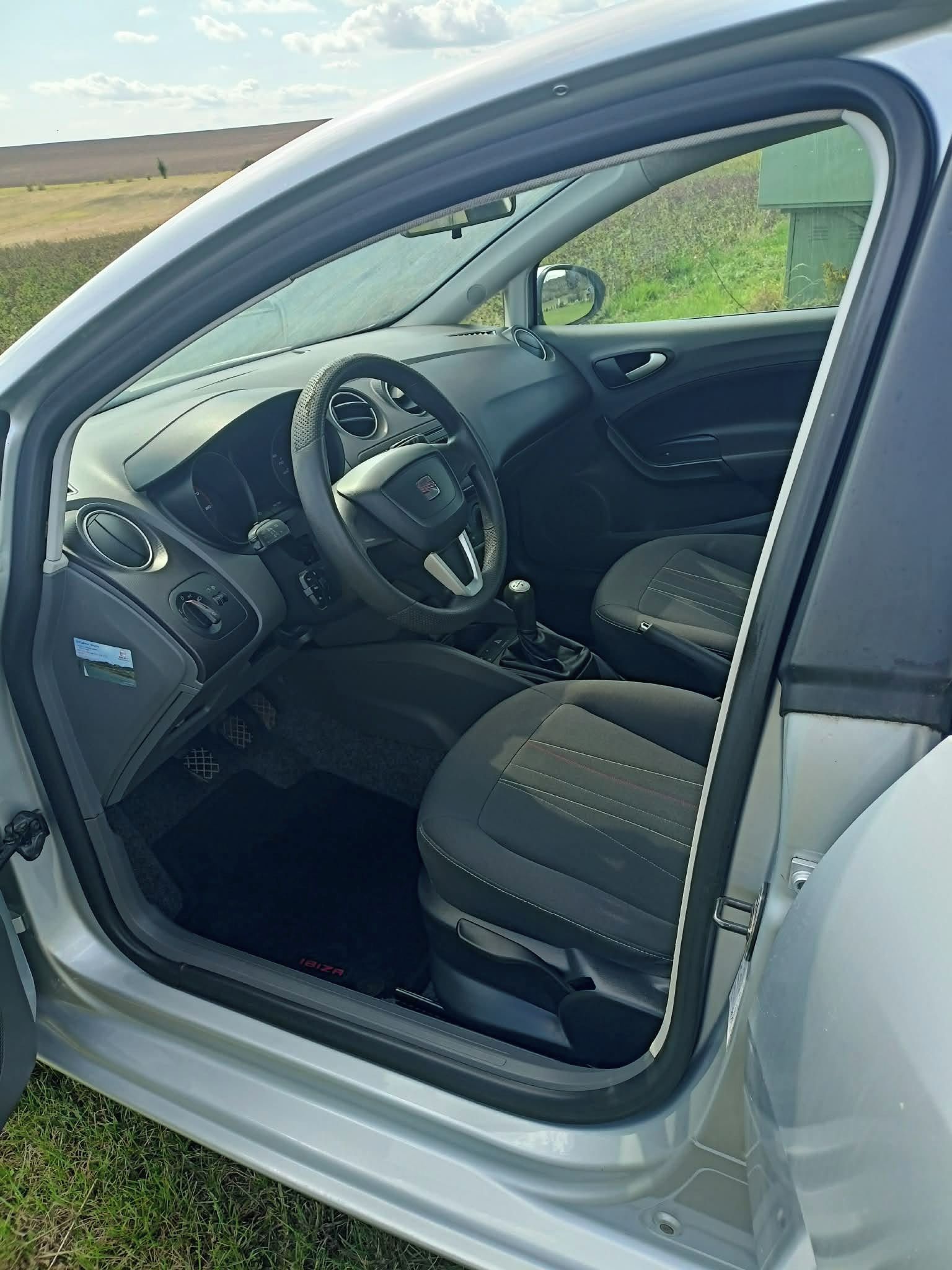Seat Ibiza, Seat Ibiza 1.4. - 1.majitel - fotka 6
