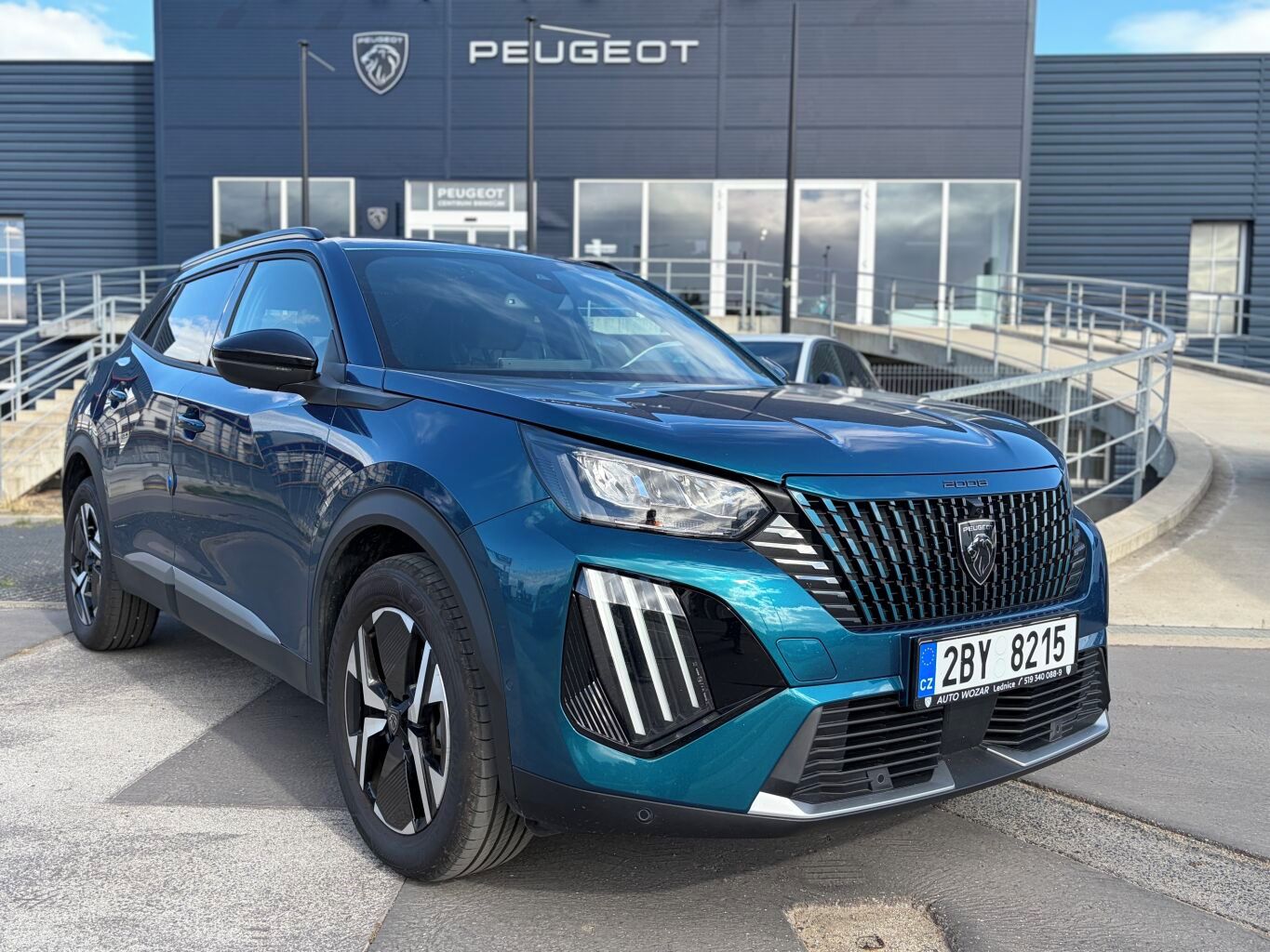 Peugeot 2008, ALLURE PureTech 100hp MAN6 - T