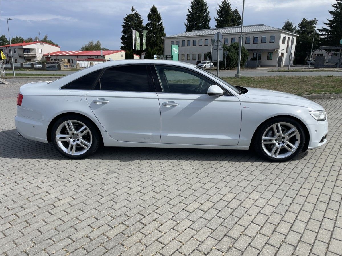 Audi A6, 3,0 TDi 150kw S-Line Quattro - fotka 5
