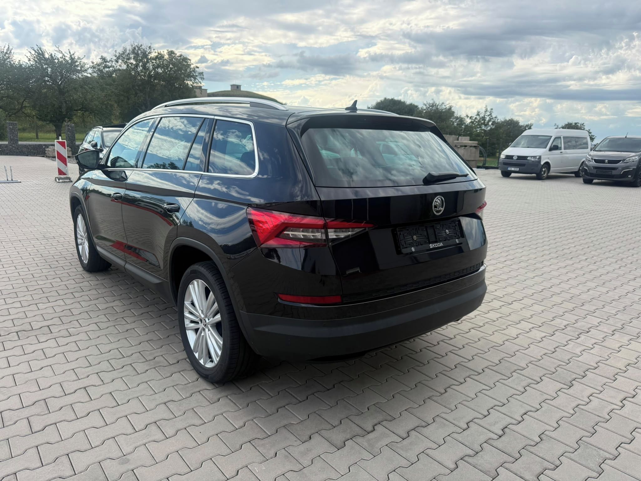 Škoda Kodiaq, 140kw 4x4 Webasto tažné pano - fotka 4