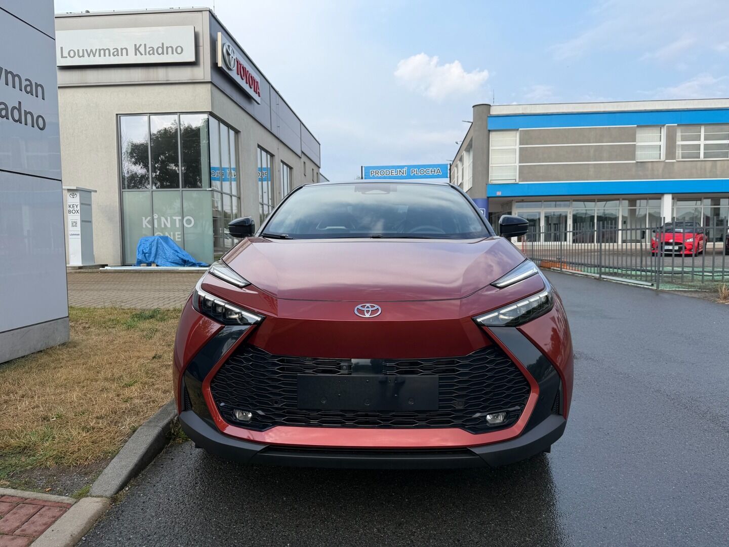 Toyota C-HR, 2.0 PHEV Tokio edition - fotka 2