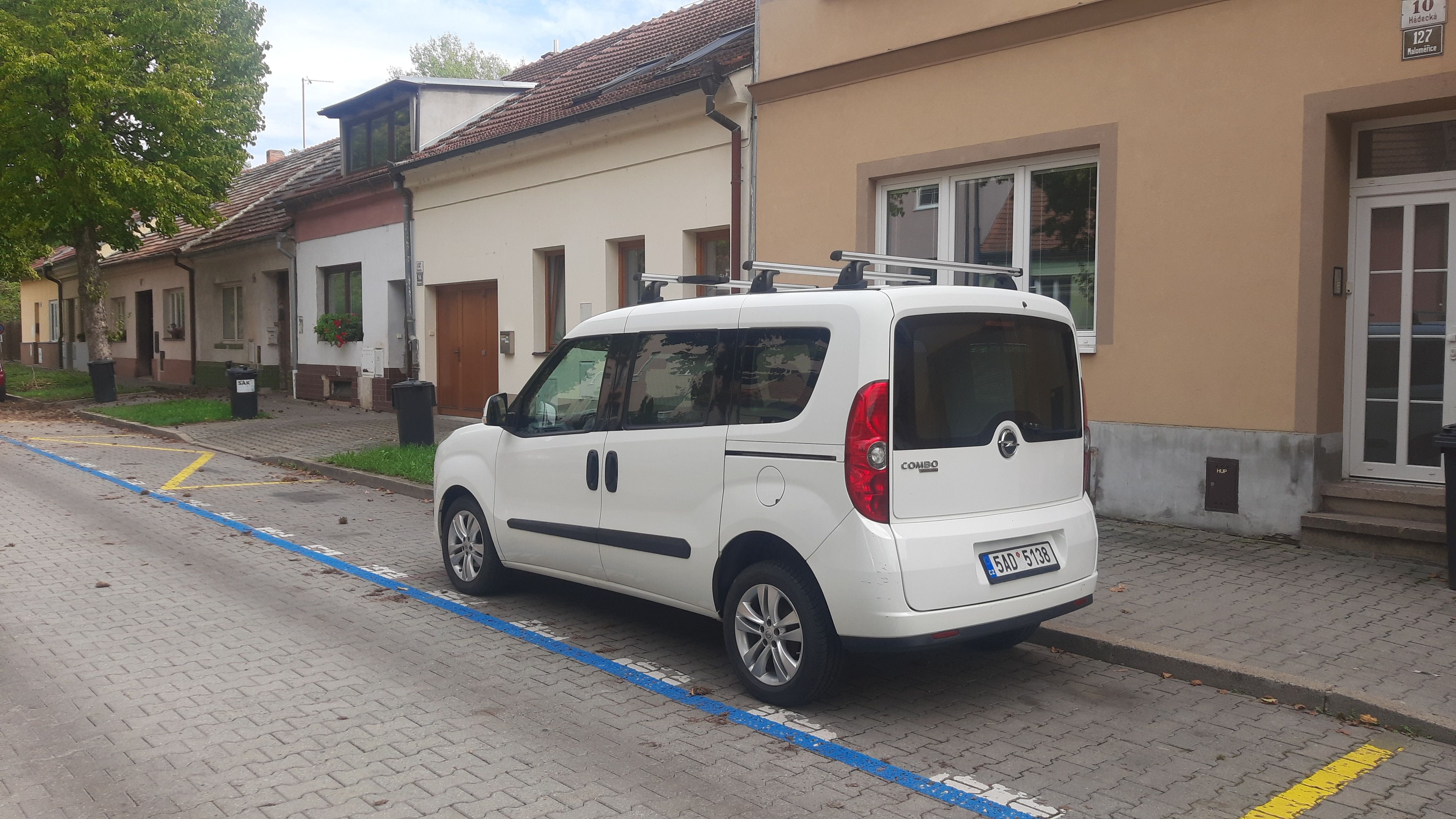 Opel Combo, Tour Cosmo 1.6 CDTi, CZ, DPH - fotka 3