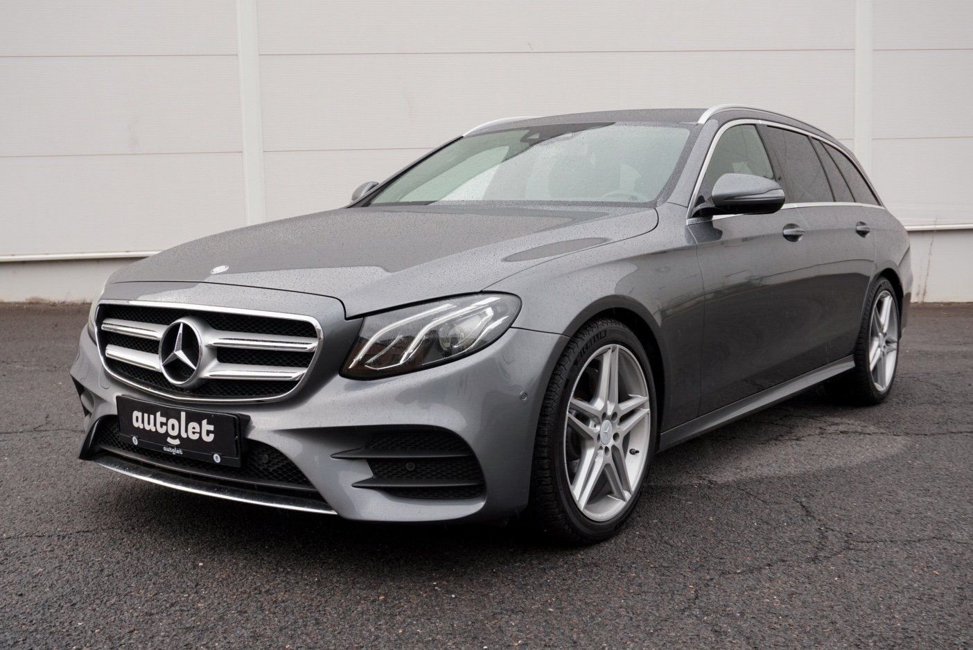 Mercedes-Benz Třídy E, E  220 d AMG LINE - fotka 5