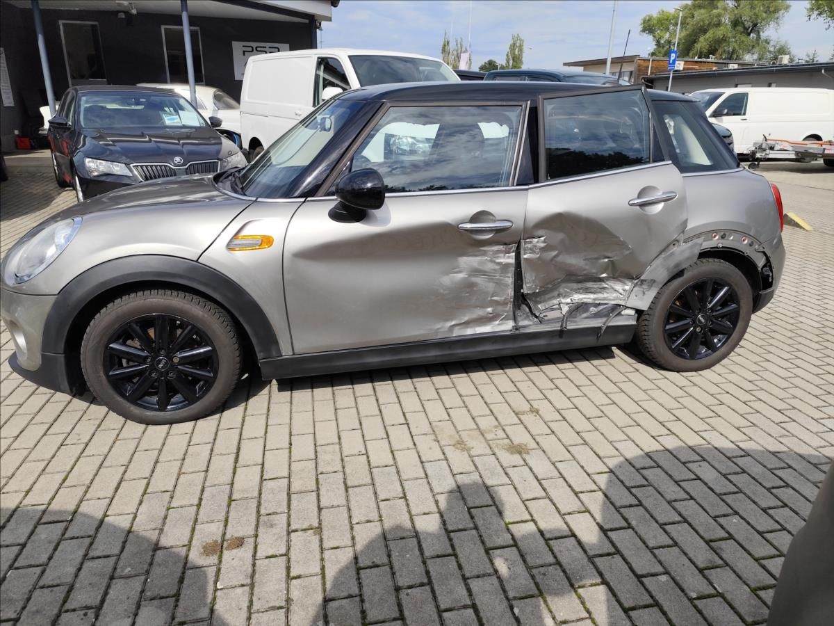 Mini Cooper, 1.5i 100KW ALU NAVI AUT.KLIMA - fotka 6