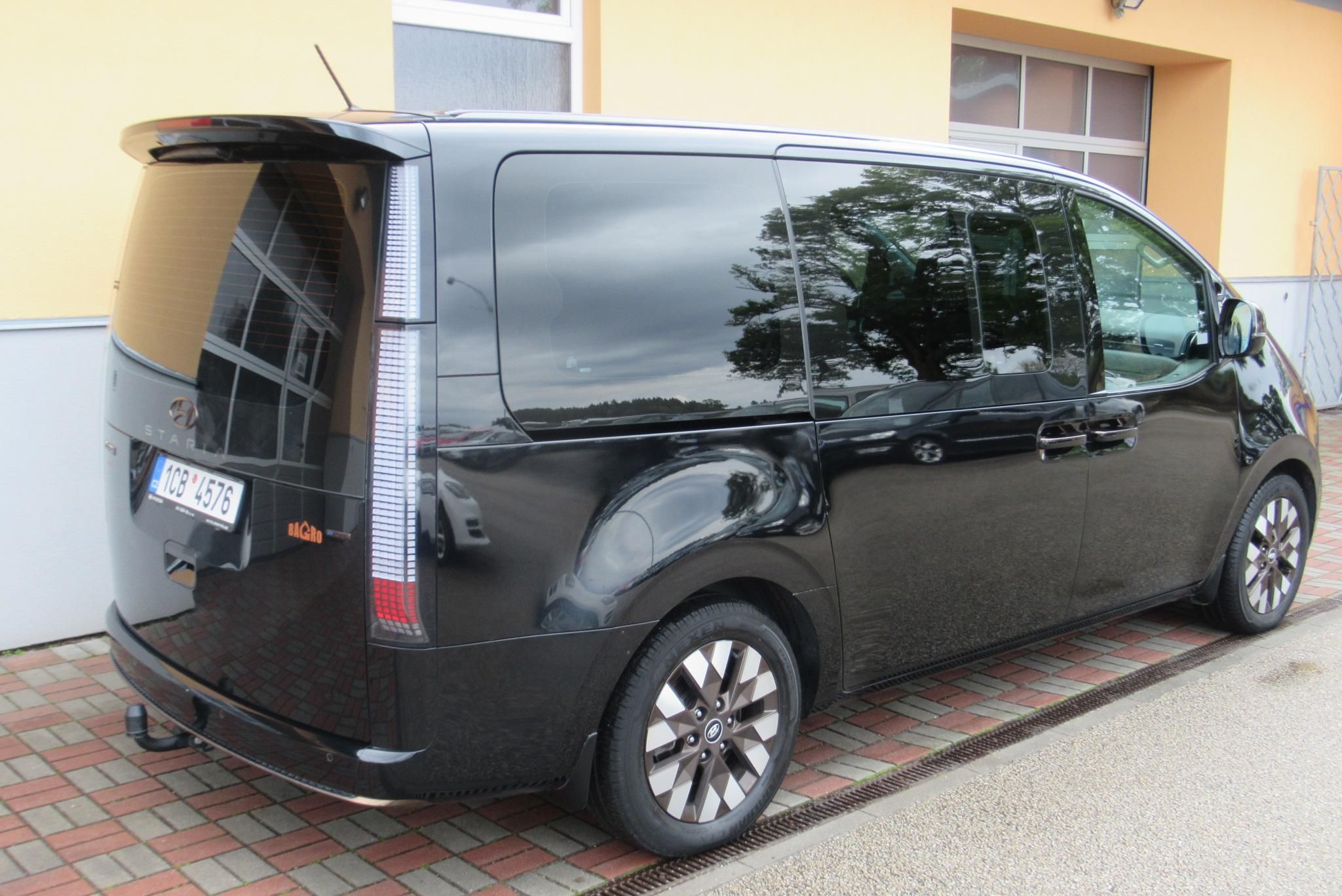 Hyundai Staria, 2.2 CRDi 4x4 TAŽNÉ PANORAMA - fotka 6