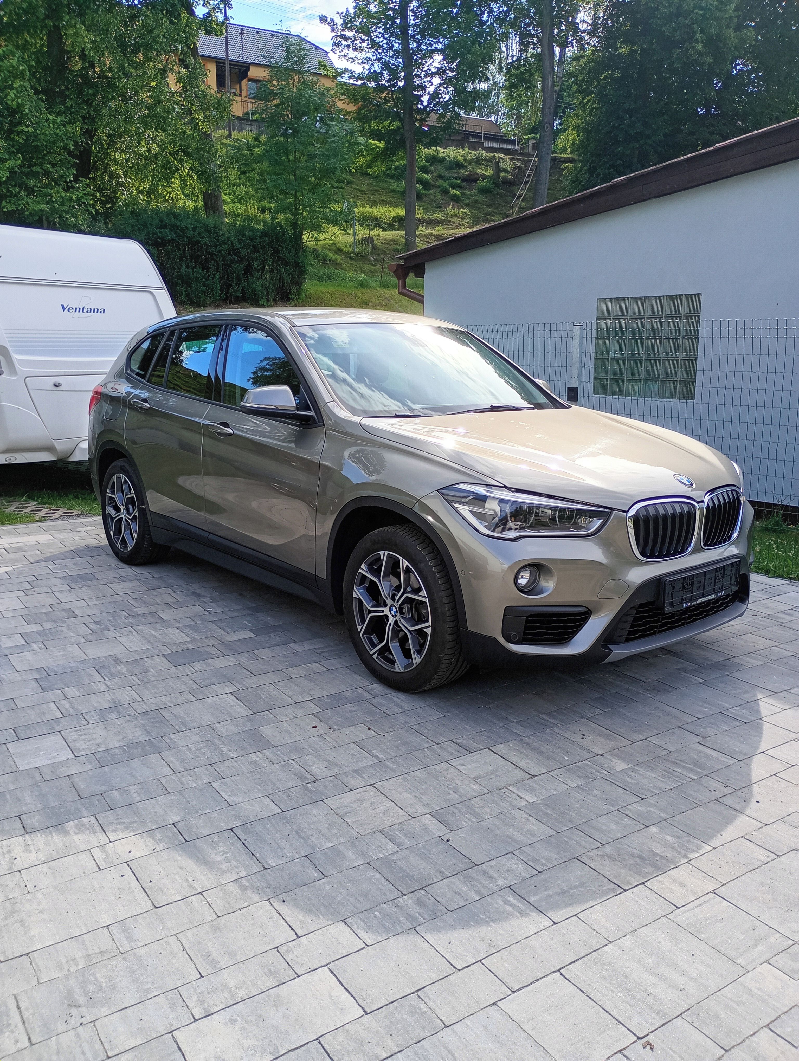 BMW X1, xDrive20d automat tažné Handup