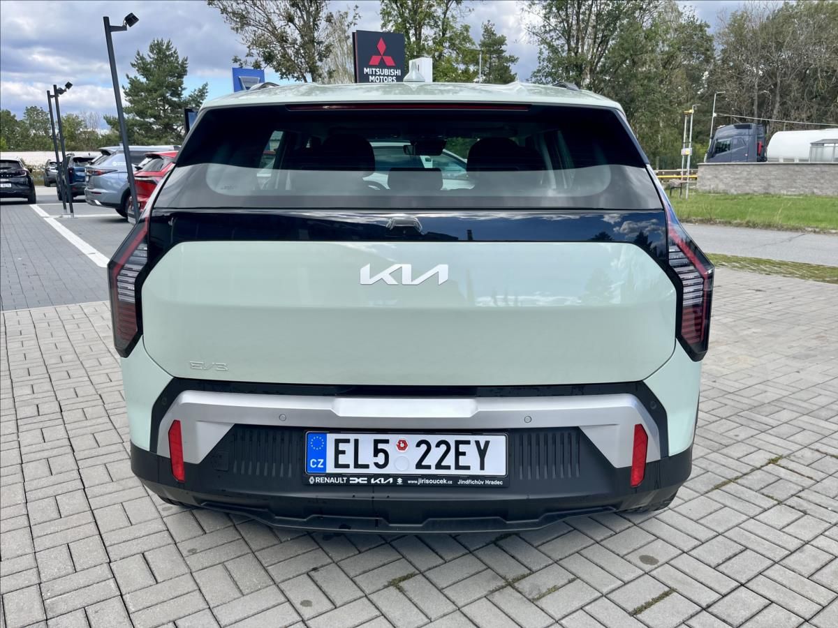 Kia EV3, AIR 150 KW + 81,4 KWH - fotka 6