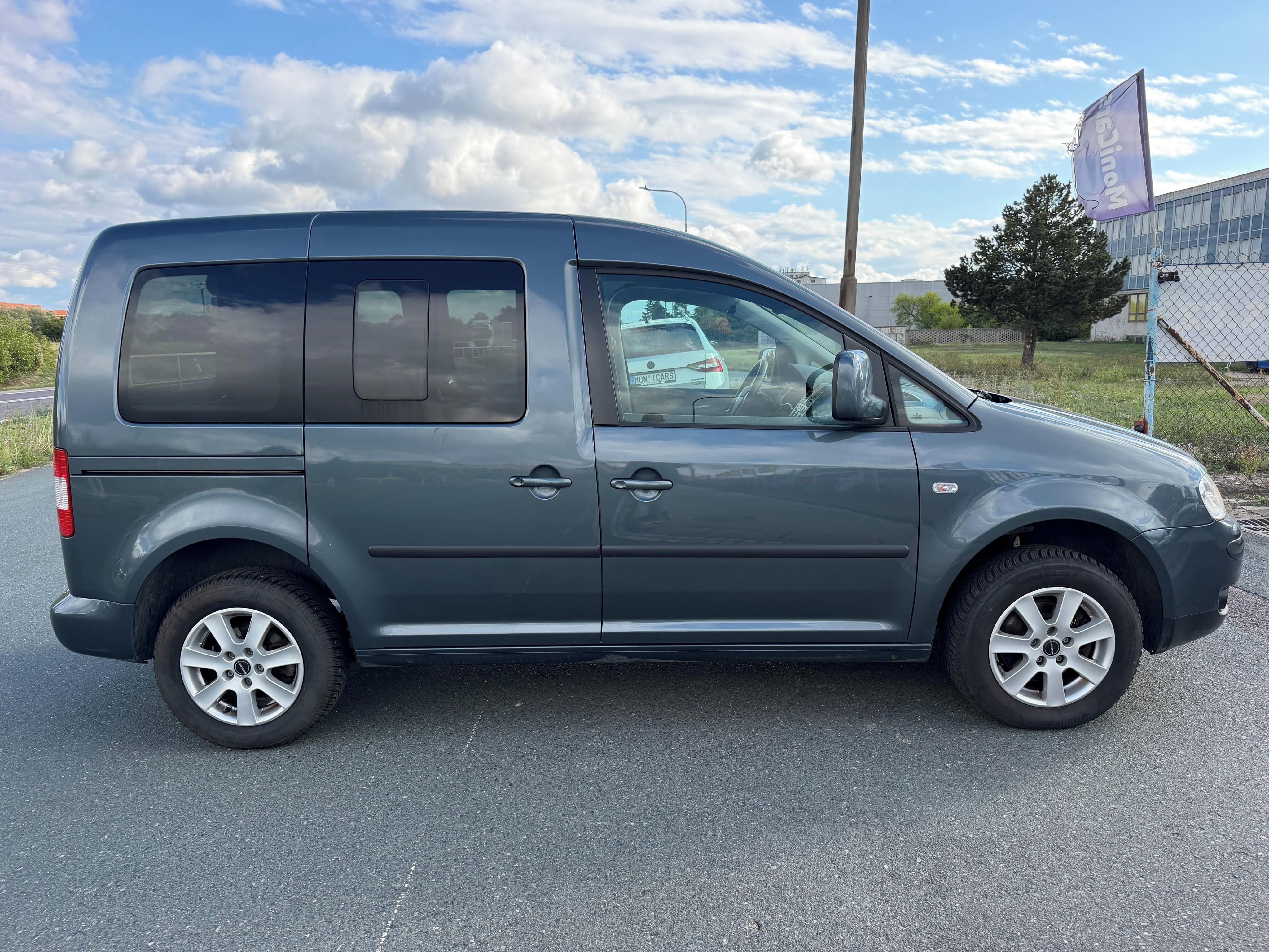 Volkswagen Caddy, 1.6 i 75kW LIFE, DIGI.KLIMA - fotka 4