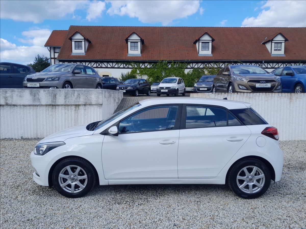 Hyundai i20, 1,25i 16V 55kW - fotka 4