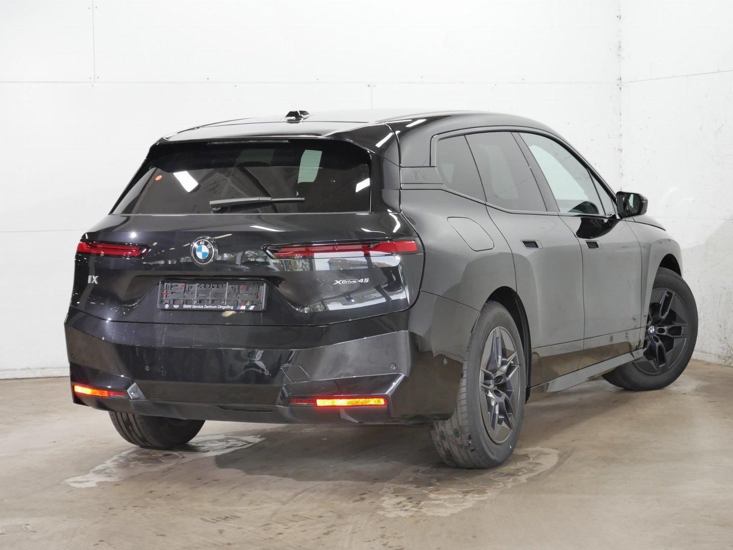 BMW iX, iX45 xDrive Vzduch Tažné - fotka 4