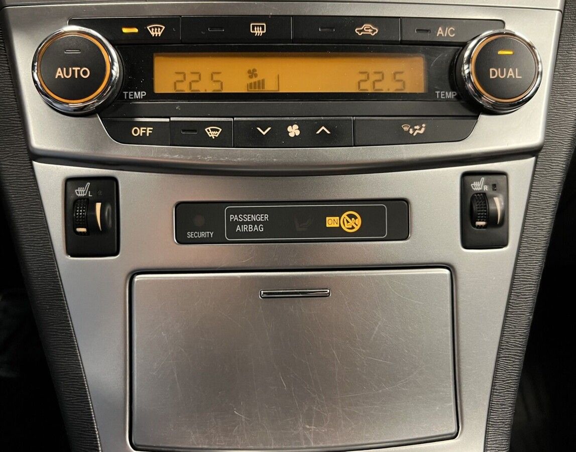 Toyota Avensis, Premium - fotka 5