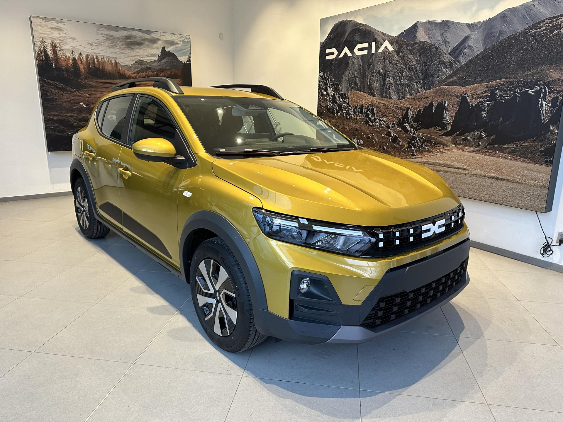 Dacia Sandero, STEPWAY HYBRID 155 - ŘÍJEN