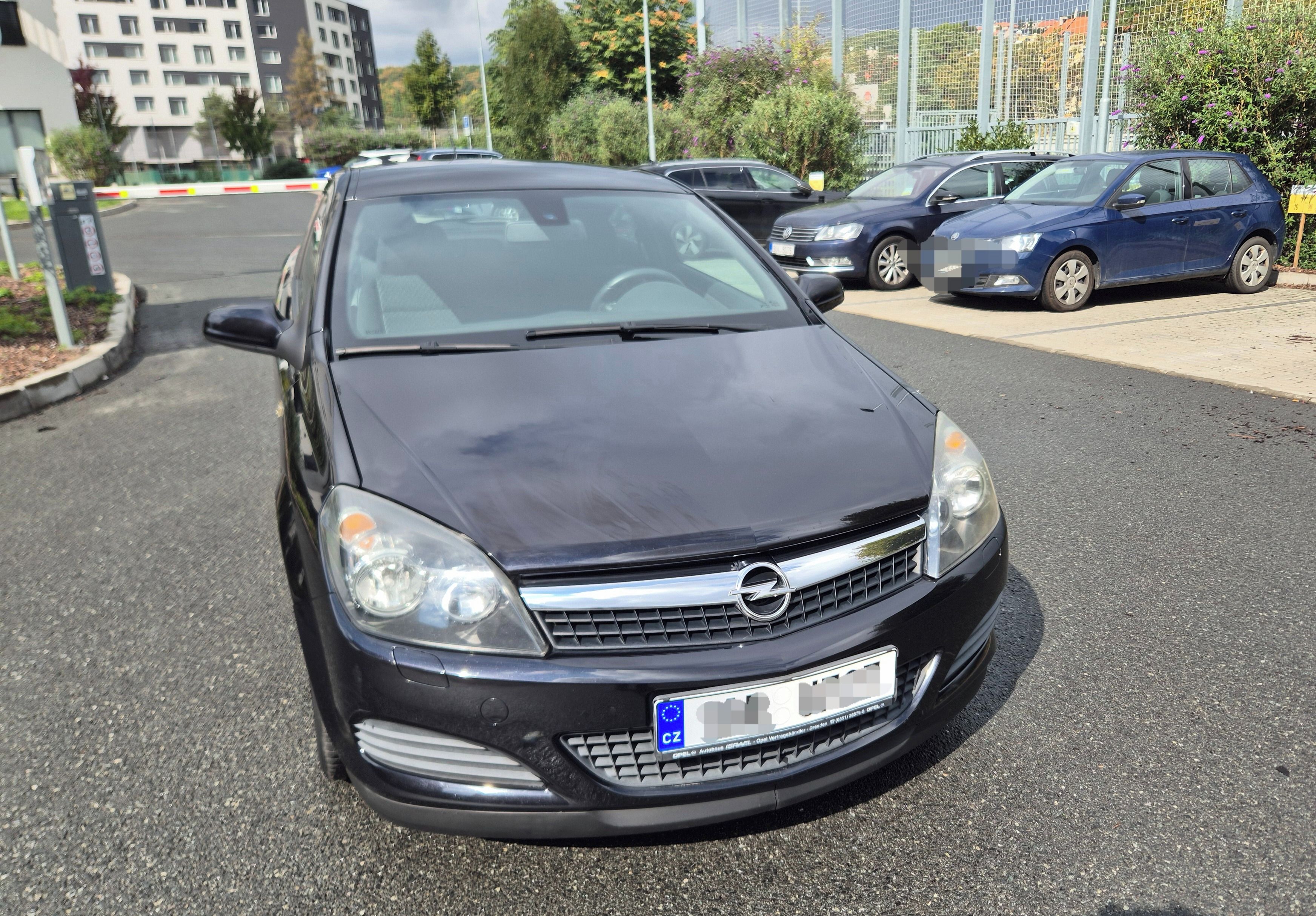 Opel Astra, GTC 1.6 85kW AUTOMAT - fotka 6