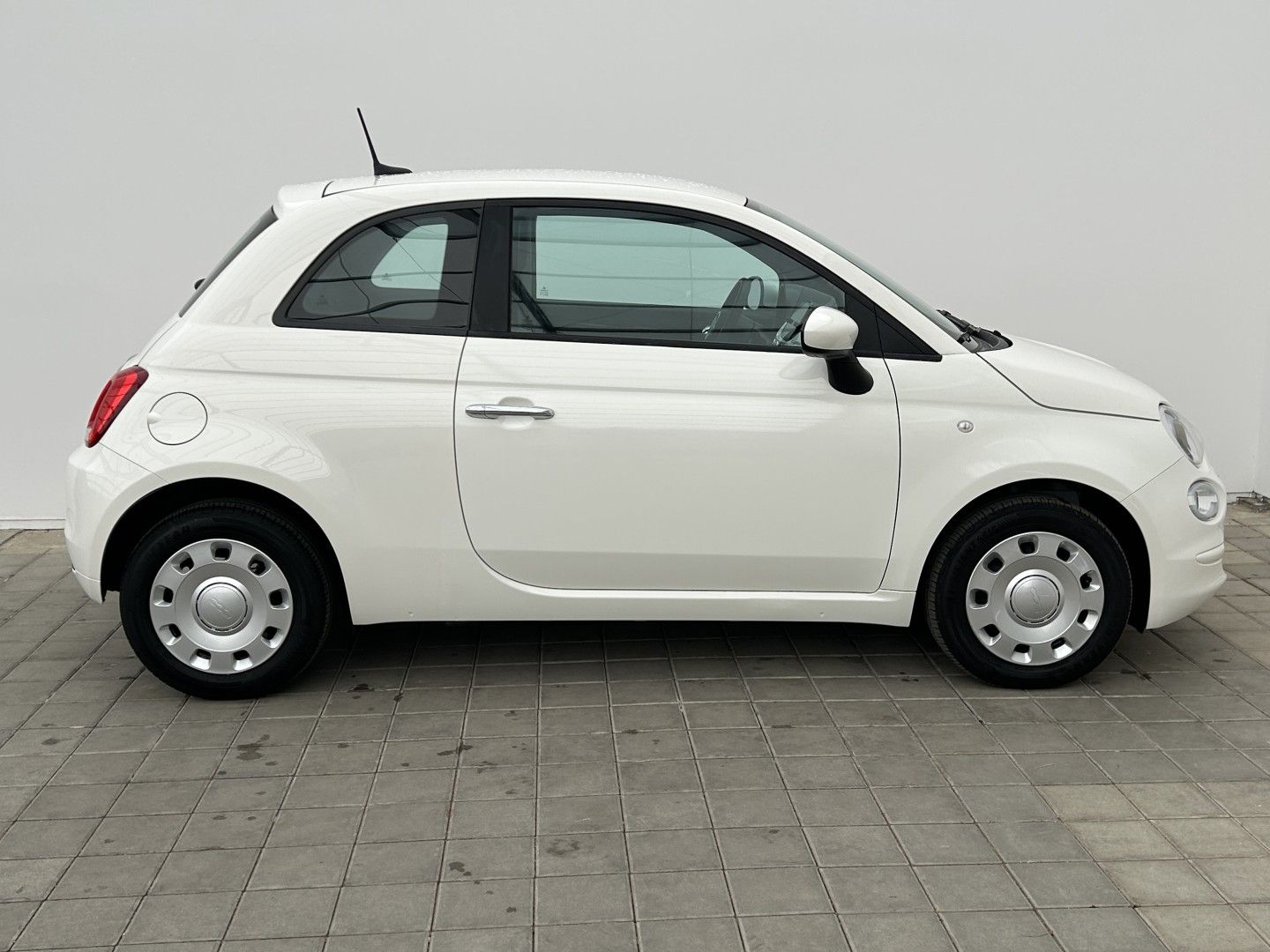 Fiat 500, 1.0i 51kW Cult - fotka 6