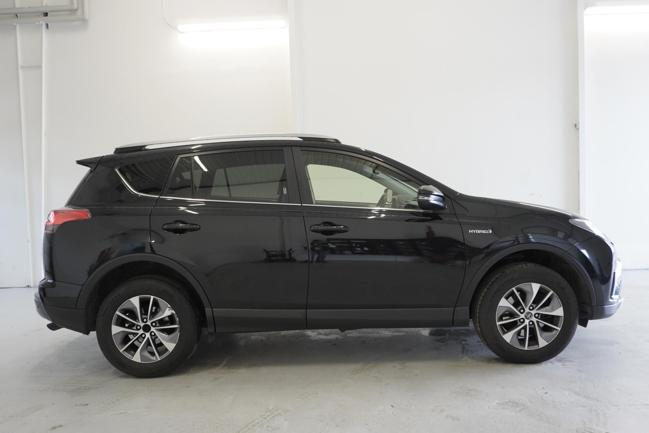 Toyota Rav4, 2,5 HYBRID H3 4X2 AUT. - fotka 4