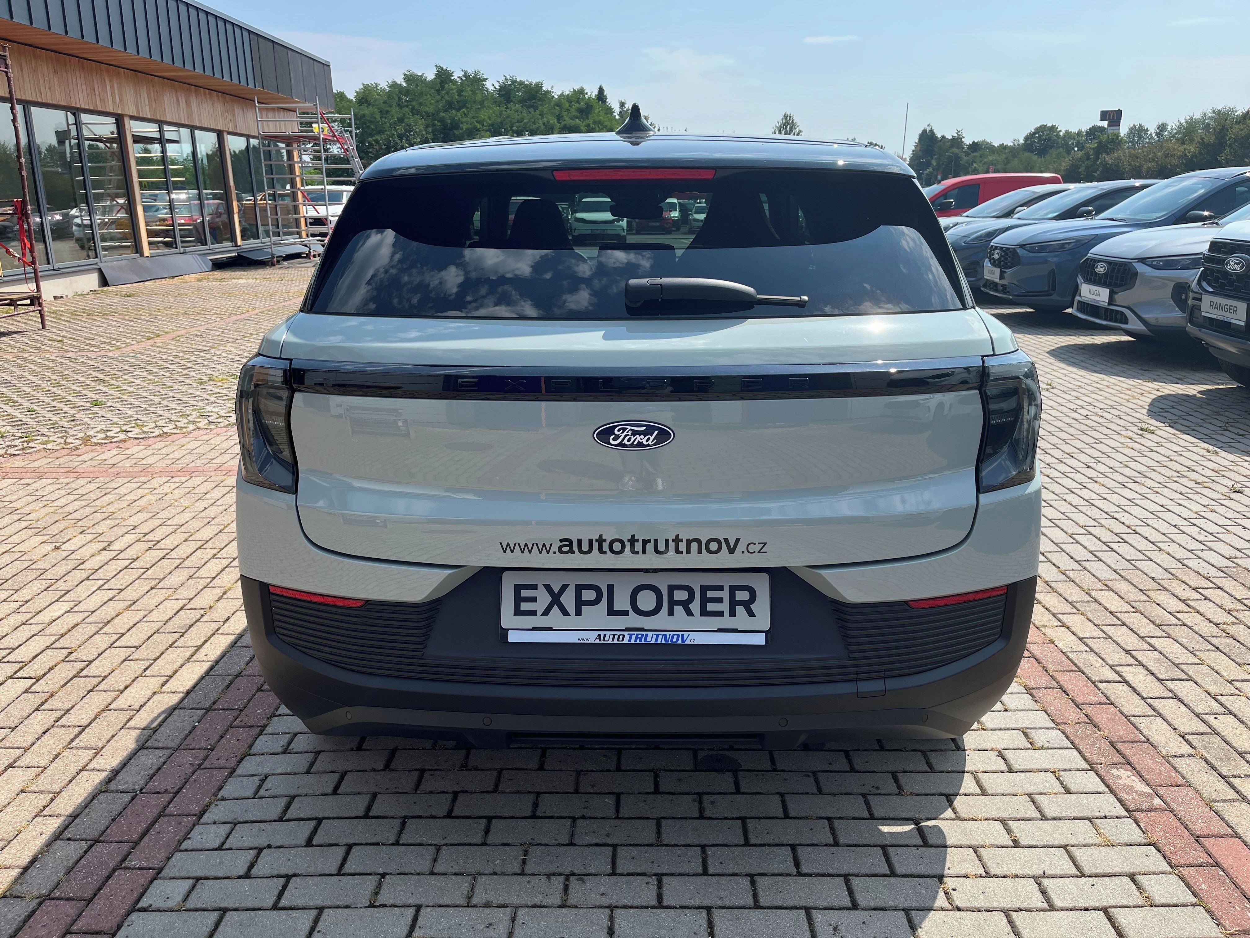 Ford Explorer, BEV 250kW 77kWh Collection AWD - fotka 4
