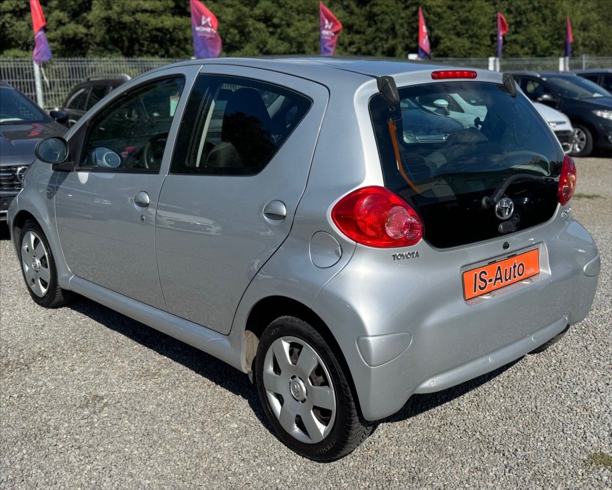 Toyota Aygo, 1,0 44300 KM - fotka 5