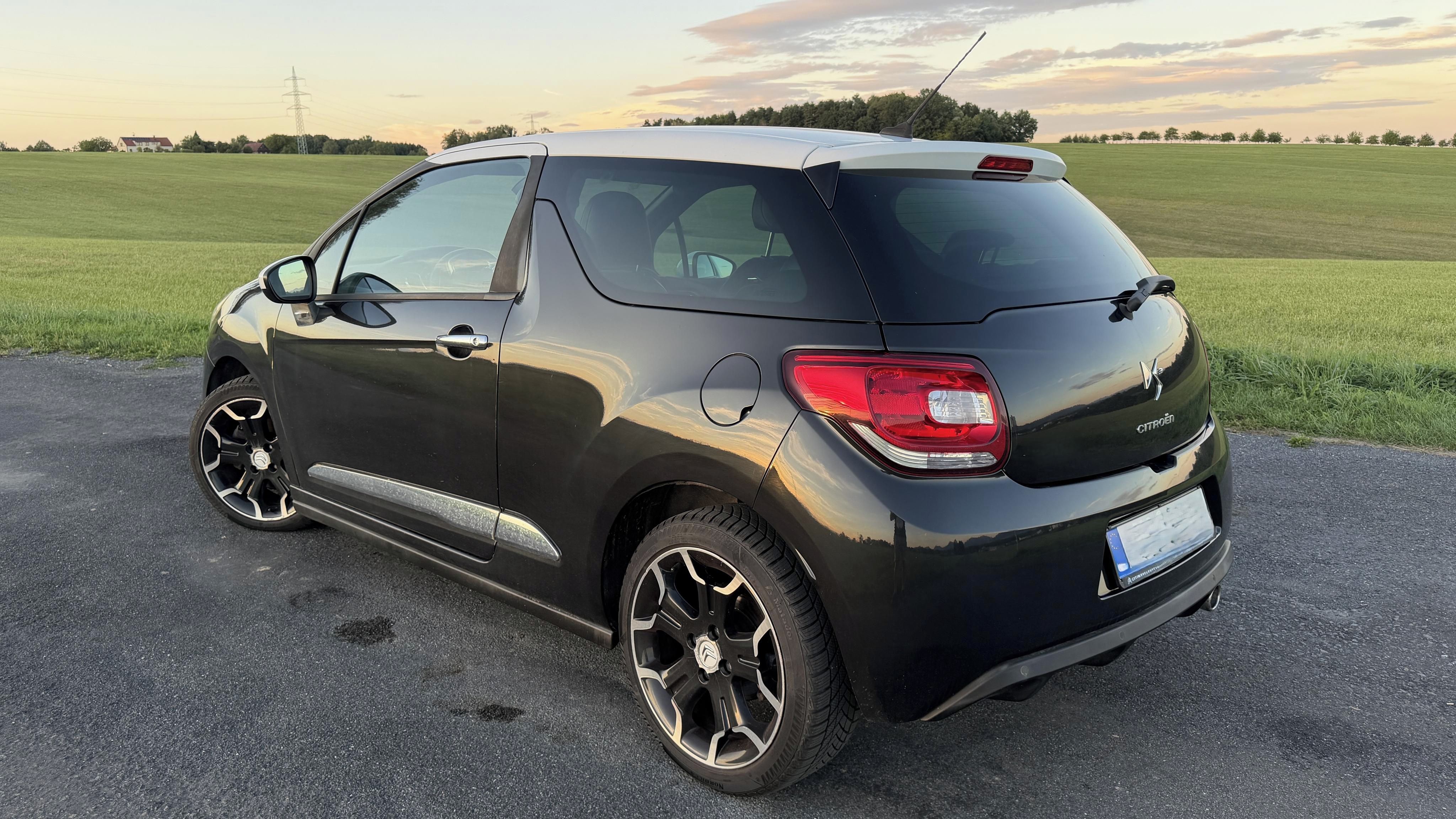 Citroën DS3, 1.6 VTi 120 Anniversary, 2010 - fotka 4