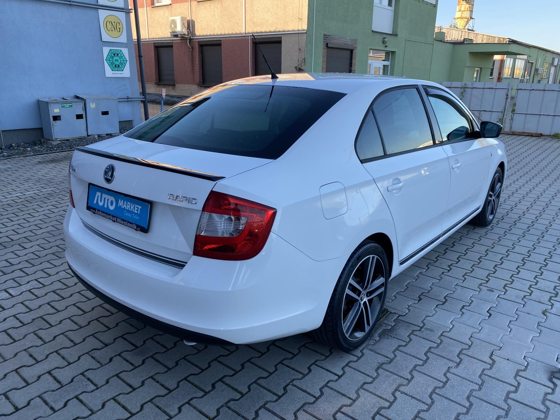 Škoda Rapid, 1,2TSi 77KW SPORT AMBITION - fotka 5