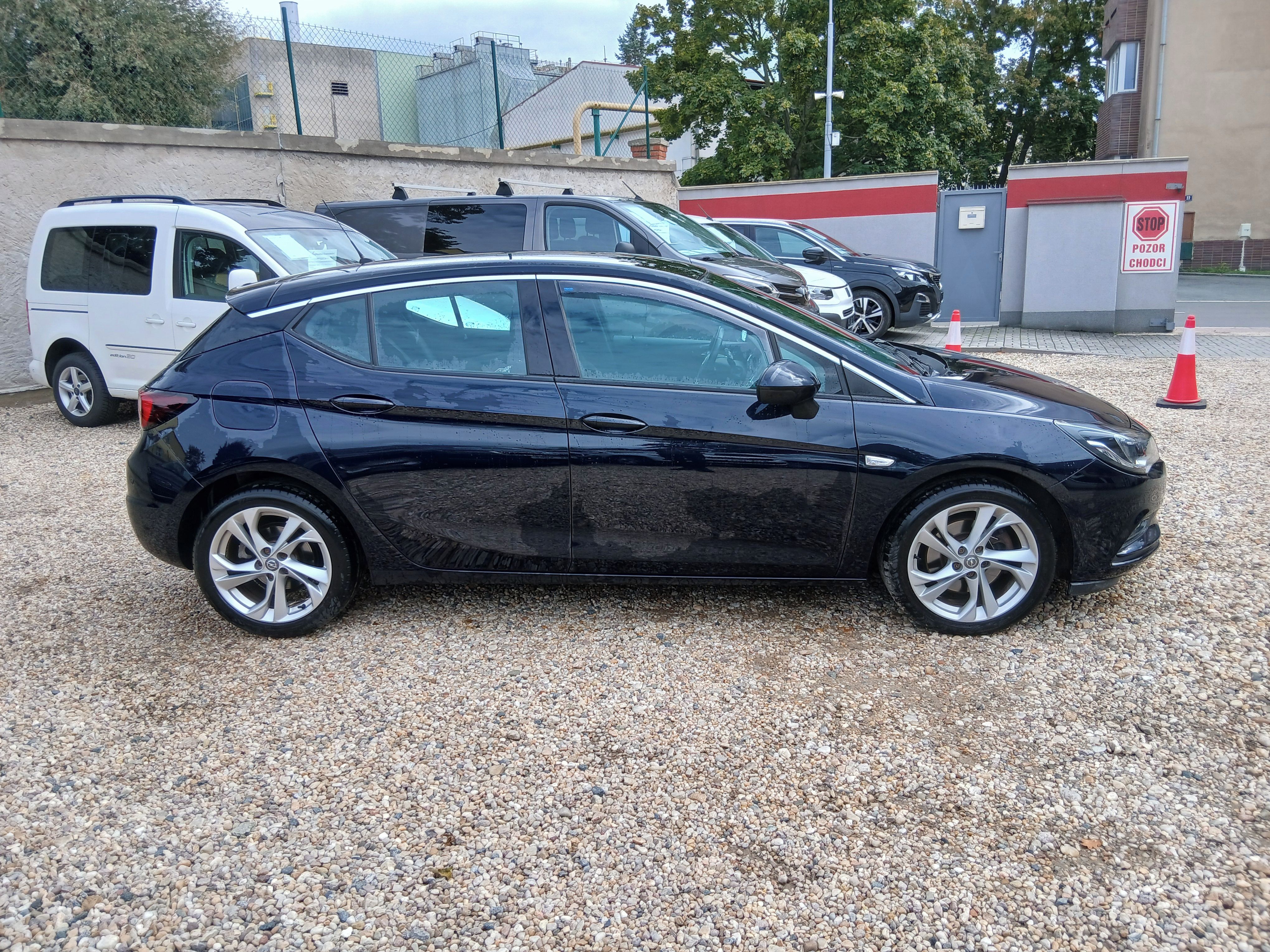 Opel Astra, 1.6CDTi 100KW S.Kniha+Zim.kola - fotka 4