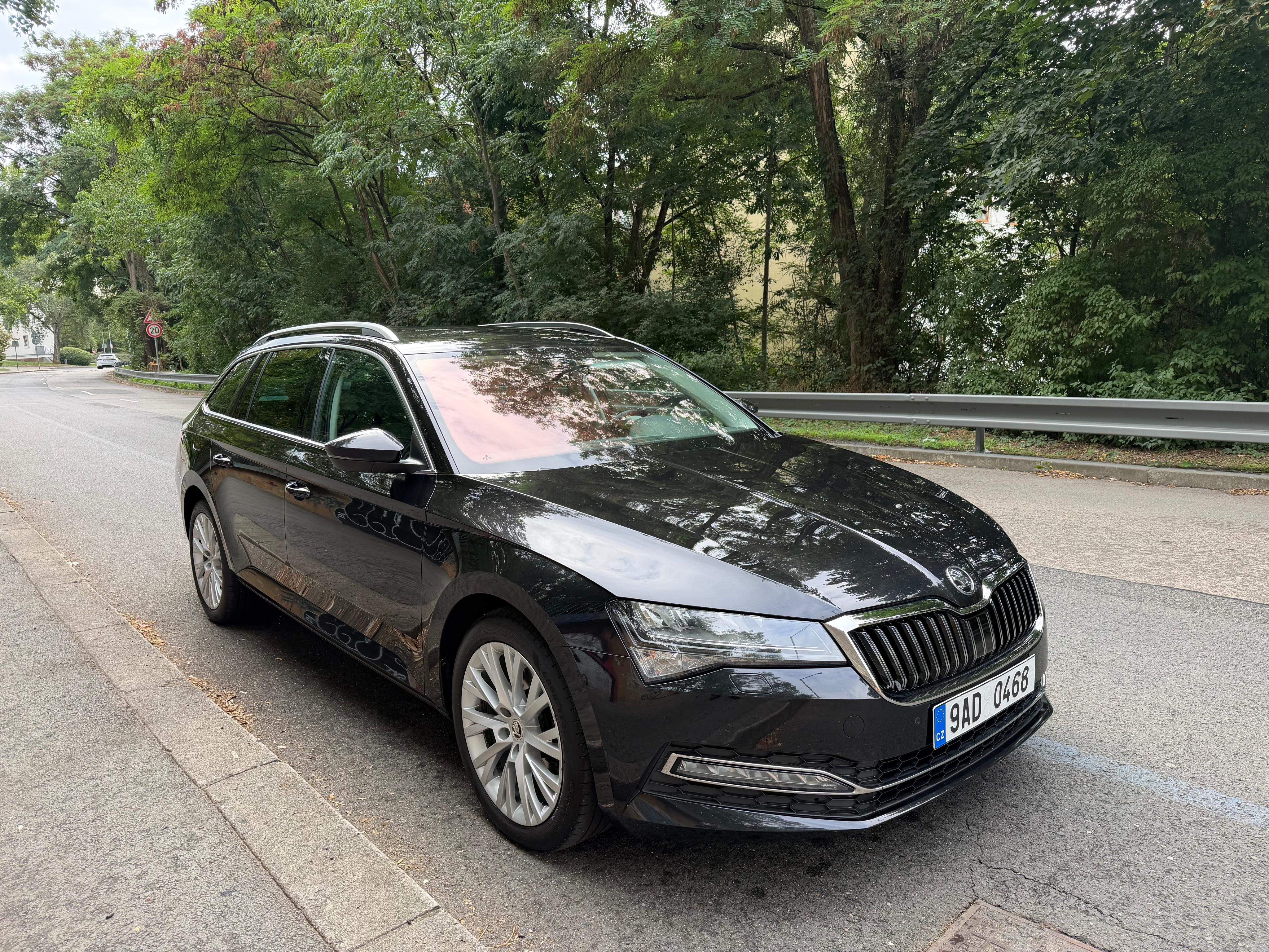 Škoda Superb, 2.0TDI DSG VÝBAVA JAKO L&K DPH - fotka 3