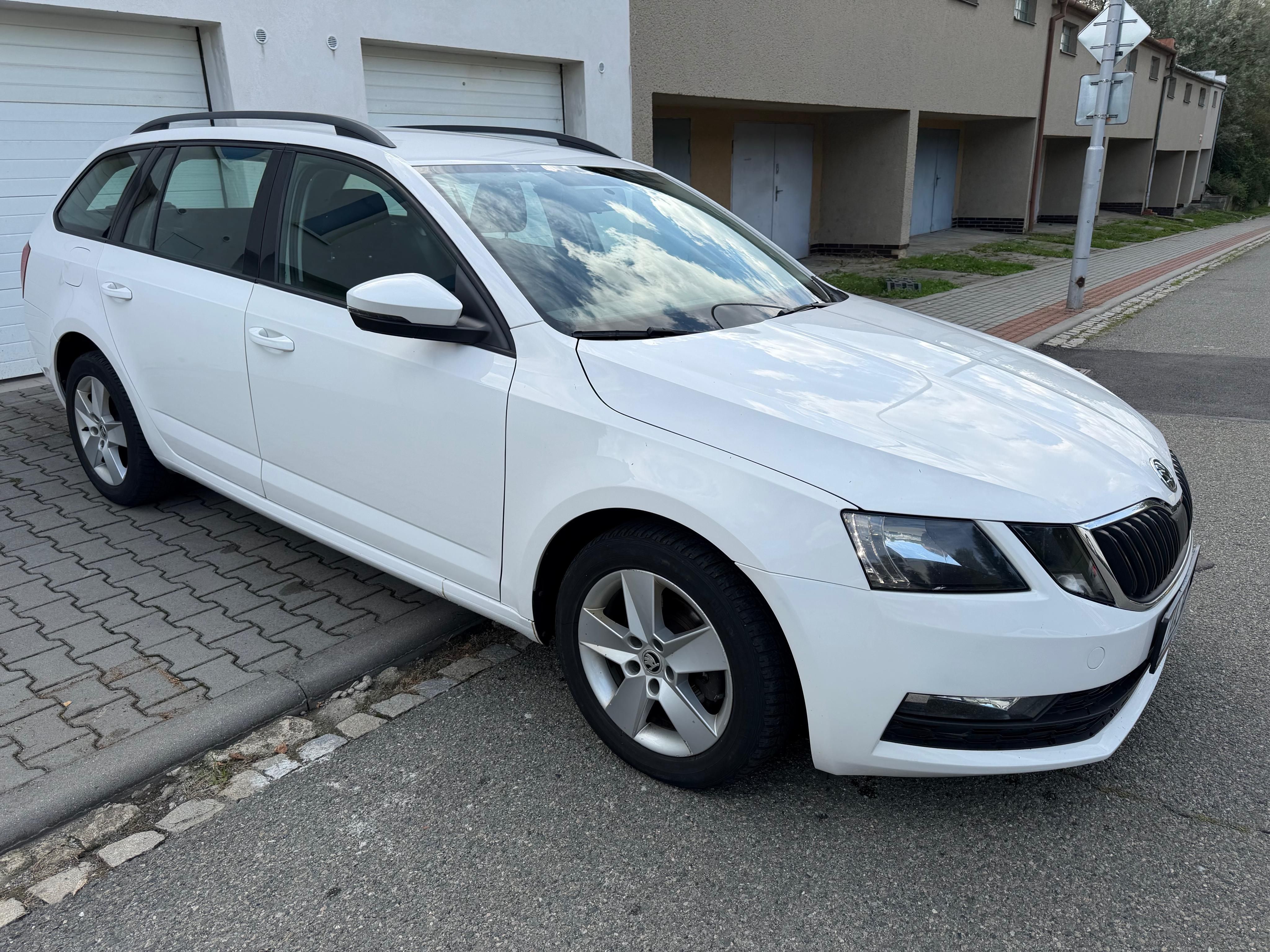 Škoda Octavia, 1.6tdi,158tkm,vyhrev - fotka 6