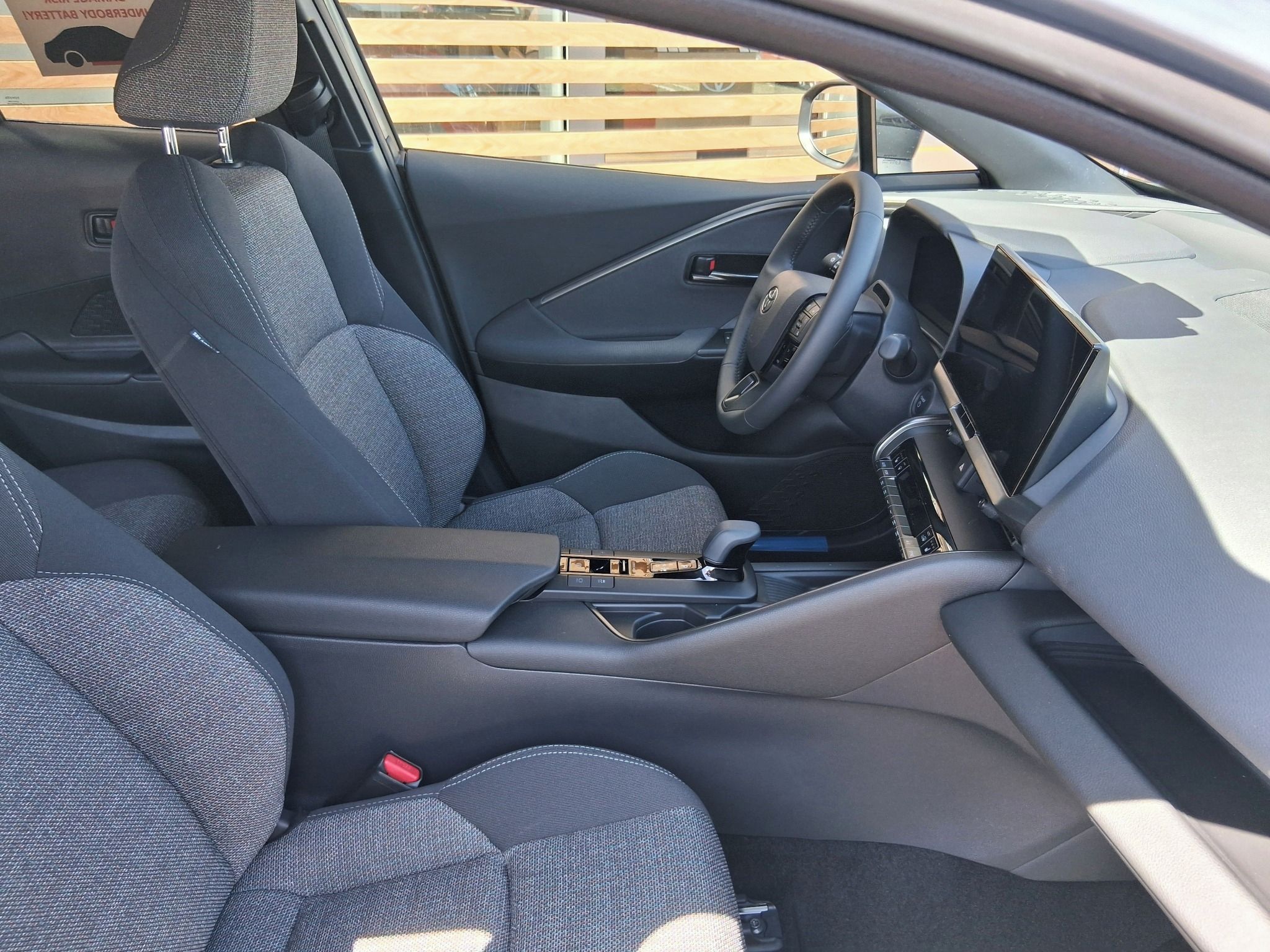 Toyota C-HR, C-HR stříbrná STYLE - fotka 5