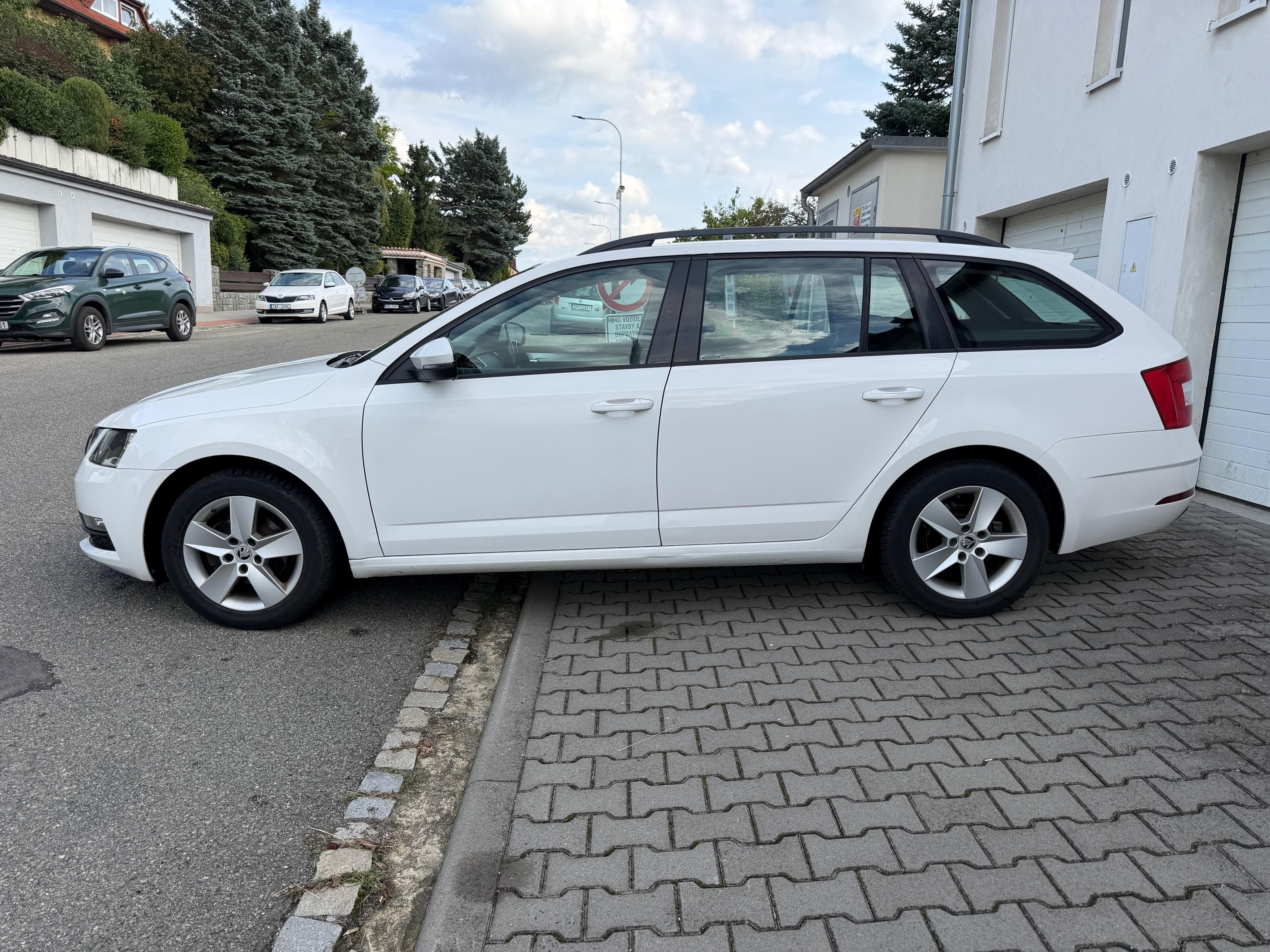 Škoda Octavia, 1.6tdi,158tkm,vyhrev - fotka 2
