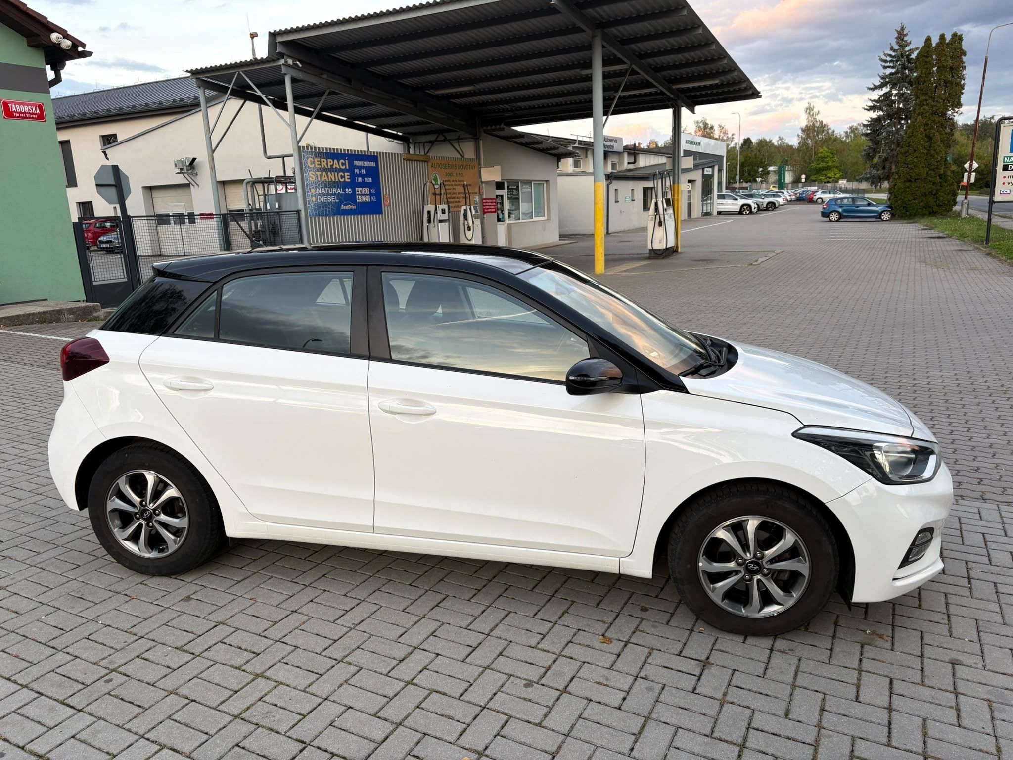 Hyundai i20, 1,3 62 KW Go Plus Plný servis - fotka 4