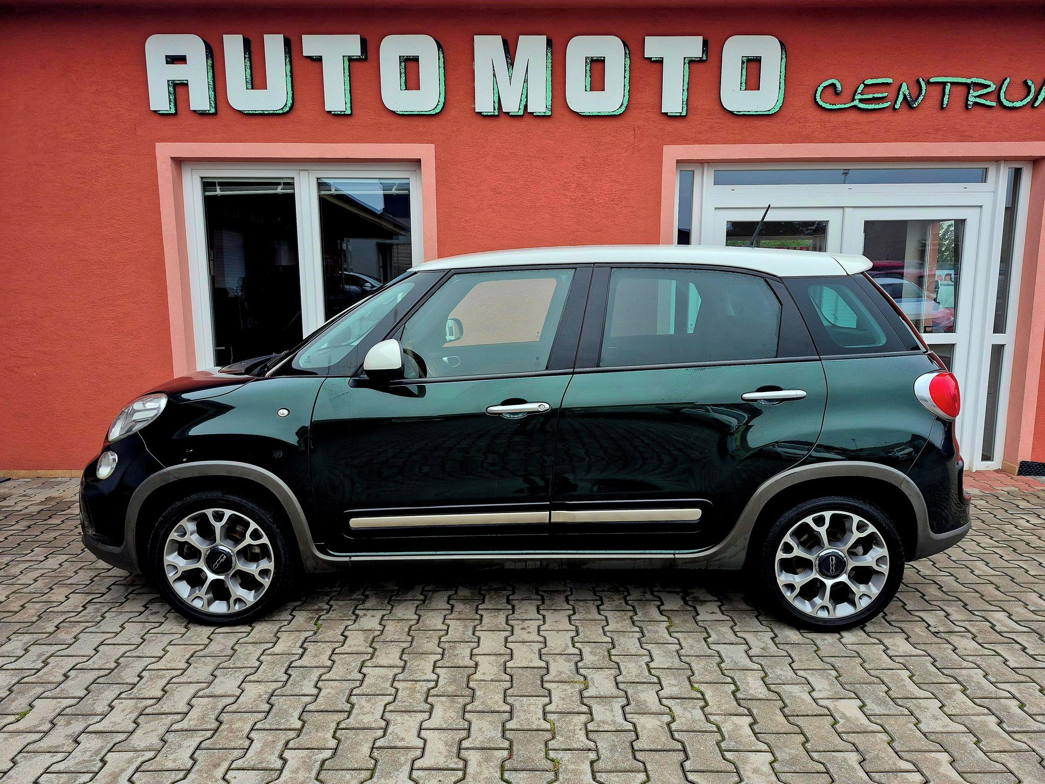Fiat 500L, Trekking 1.4 T-Jet 88 kW VERDE - fotka 2