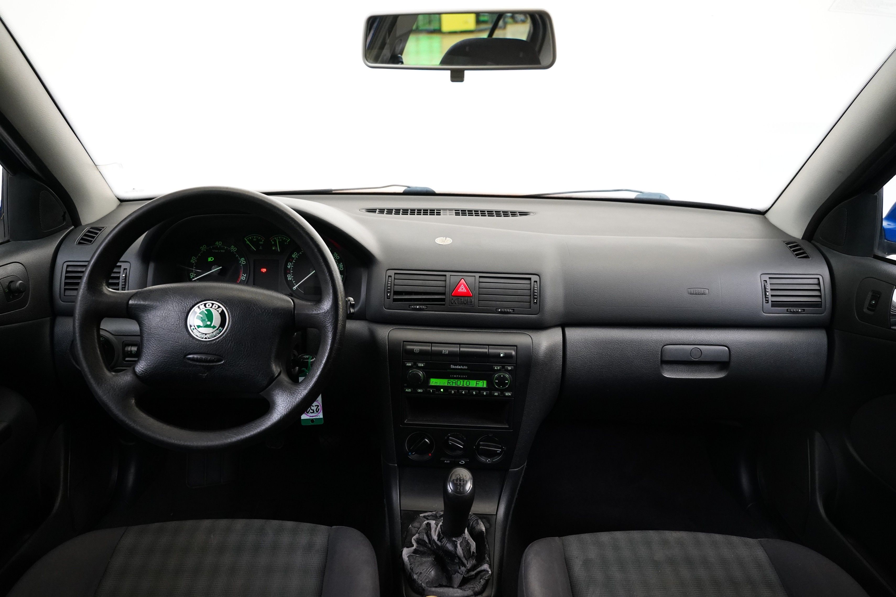 Škoda Octavia, 1.6 MPI 75 kW Tour - fotka 5