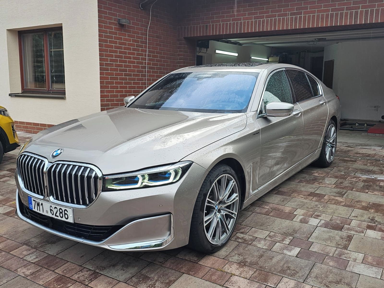 BMW Řada 7, BMW730, 210kW Individual,70tis - fotka 3