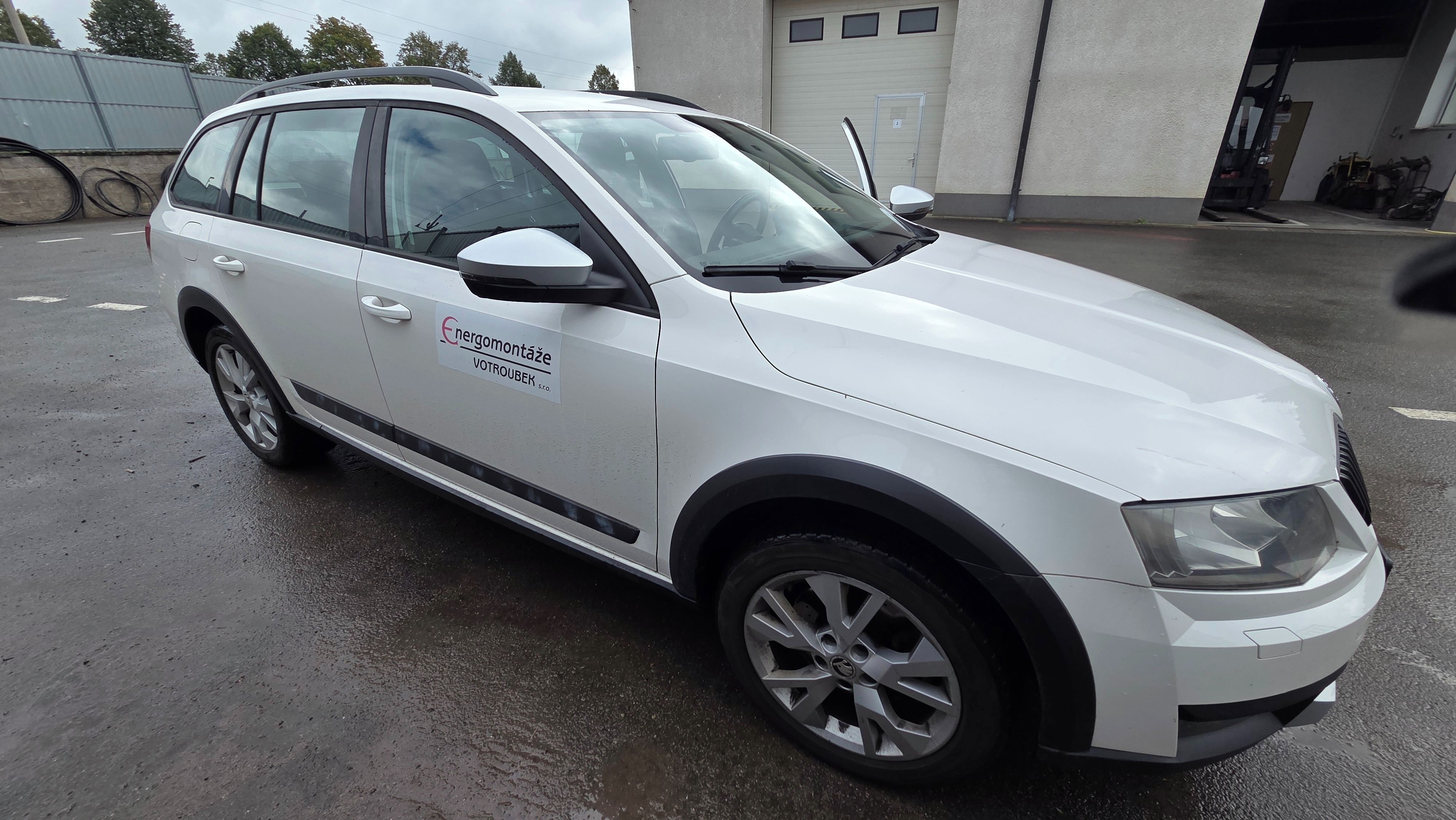 Škoda Octavia, 3 Scout 2,0 TDI - fotka 2