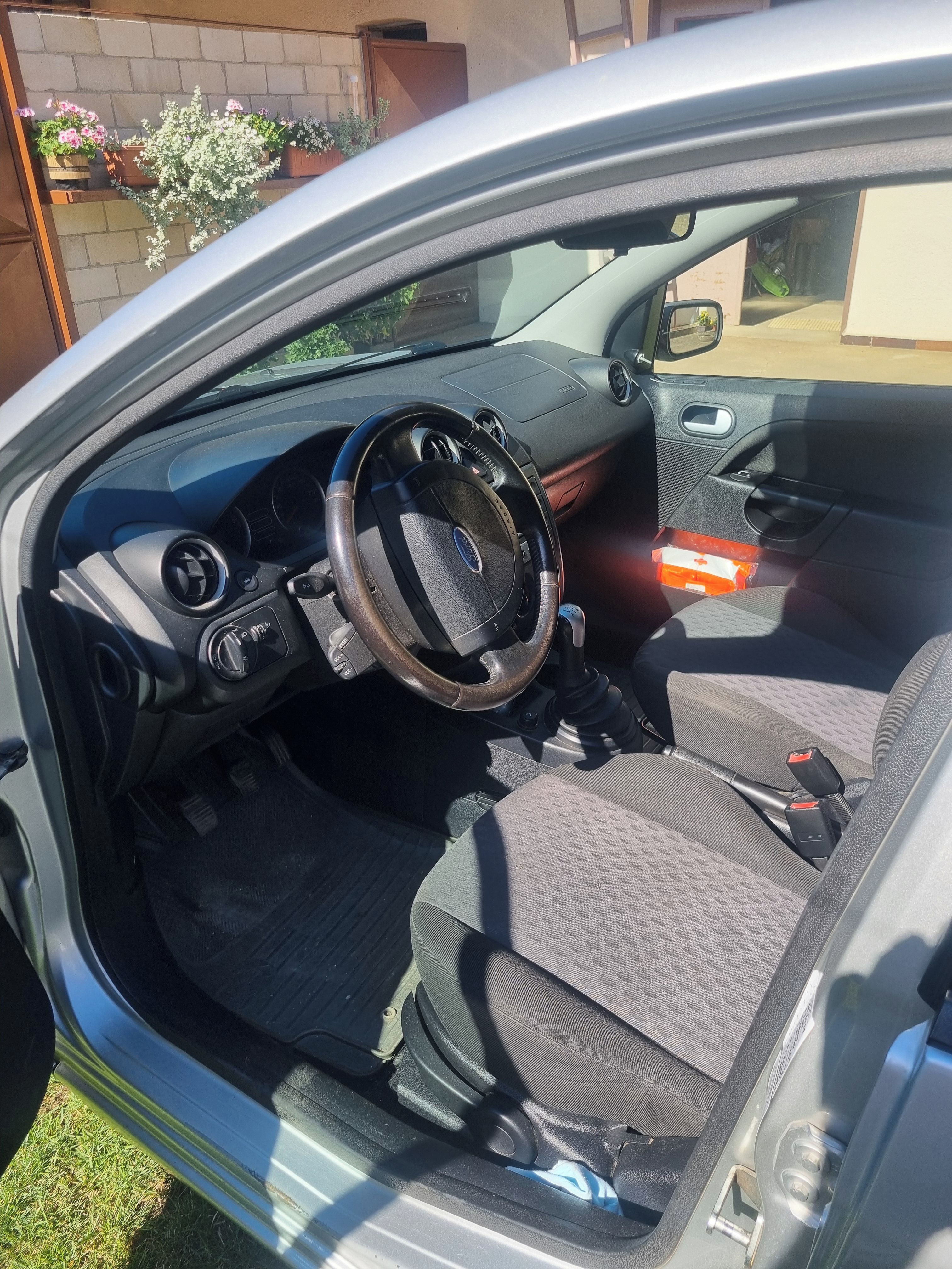 Ford Fiesta, FORD FIESTA 1,4 diesel 2005 - fotka 6