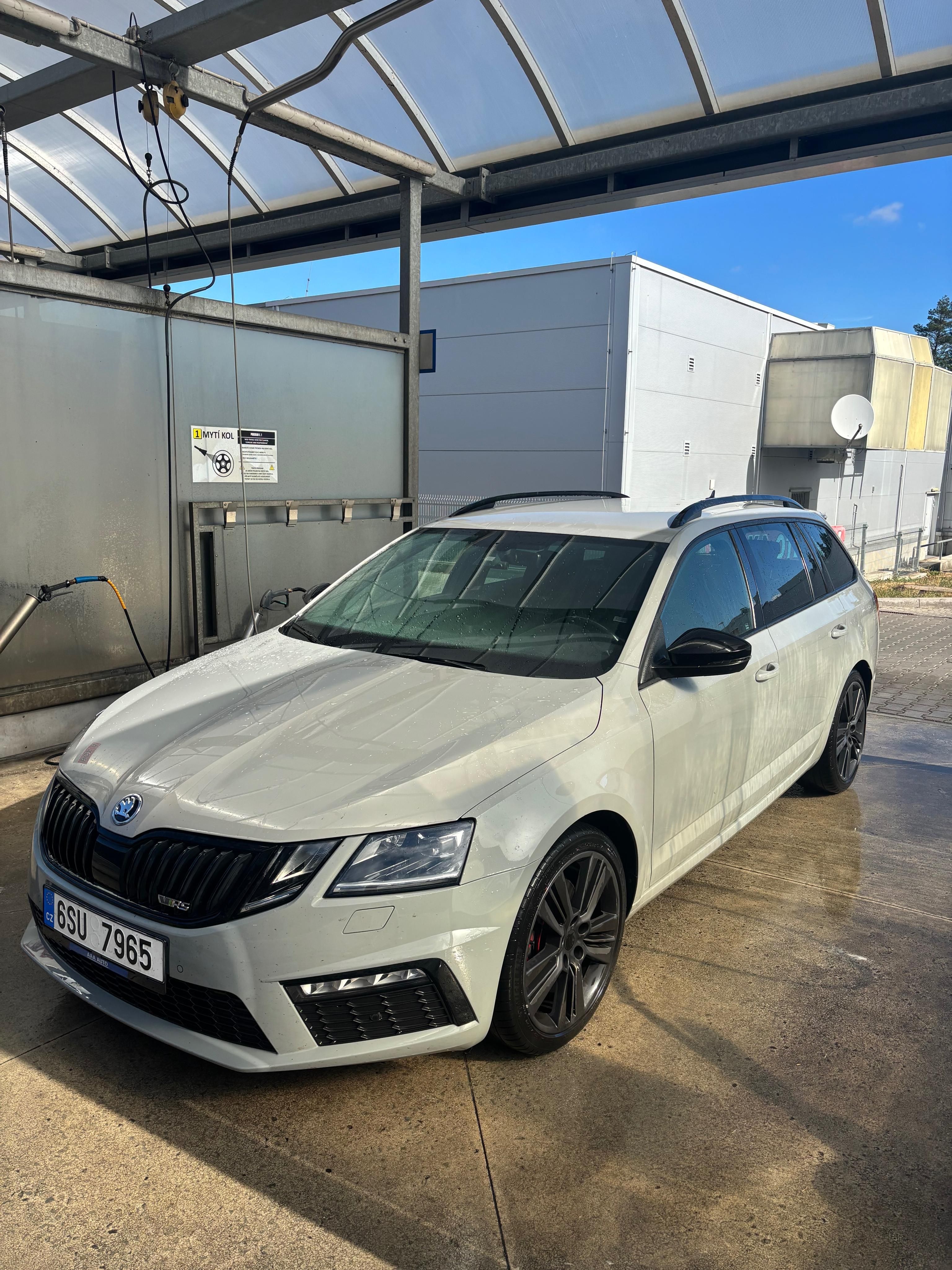 Škoda Octavia, 2.0 TDI - fotka 4