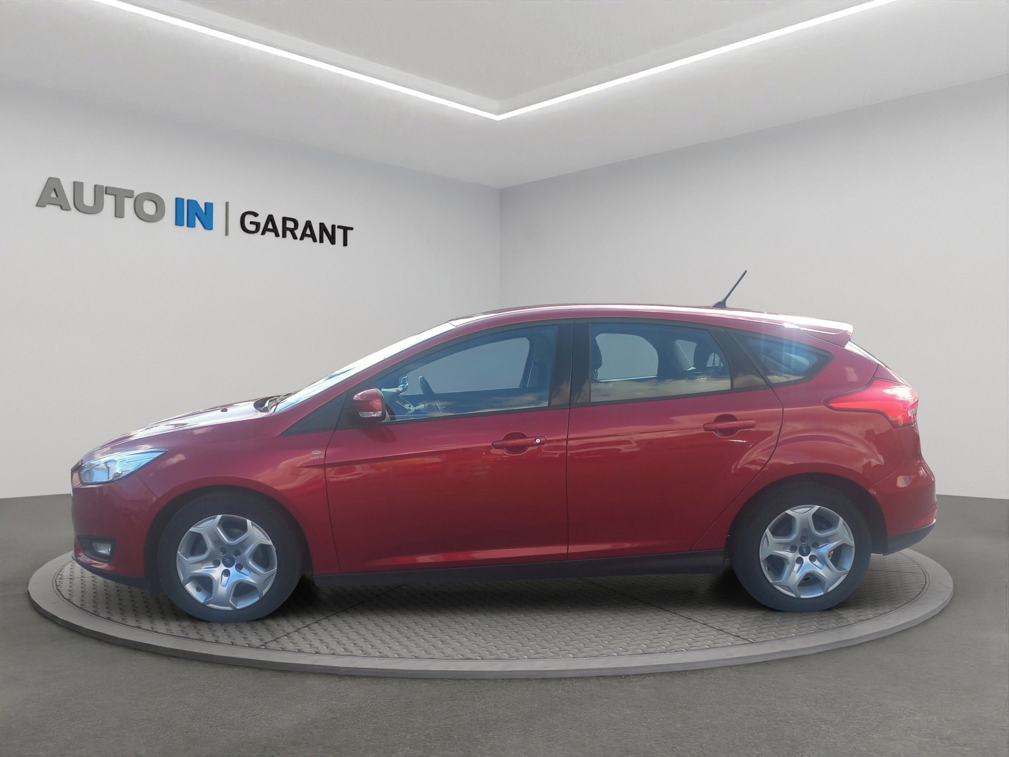 Ford Focus, 1.0 74 kW, 1MAJ,ČR,SERVIS - fotka 3