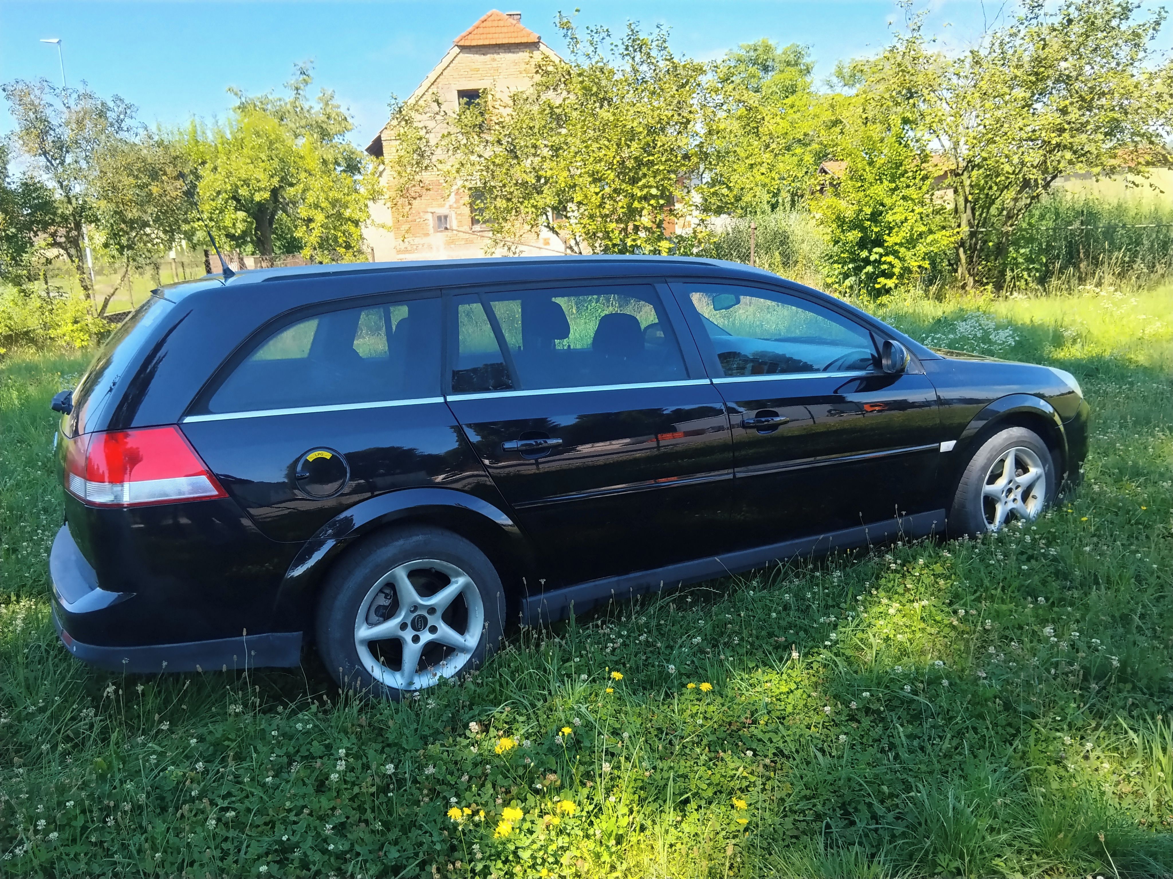 Opel Vectra, Opel Vectra C 1.8 kombi LPG - fotka 3