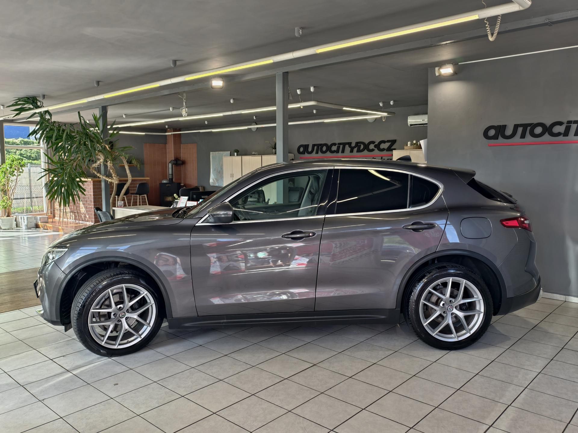 Alfa Romeo Stelvio, 2.0 T 206kW Q4 FIRST EDITION - fotka 4