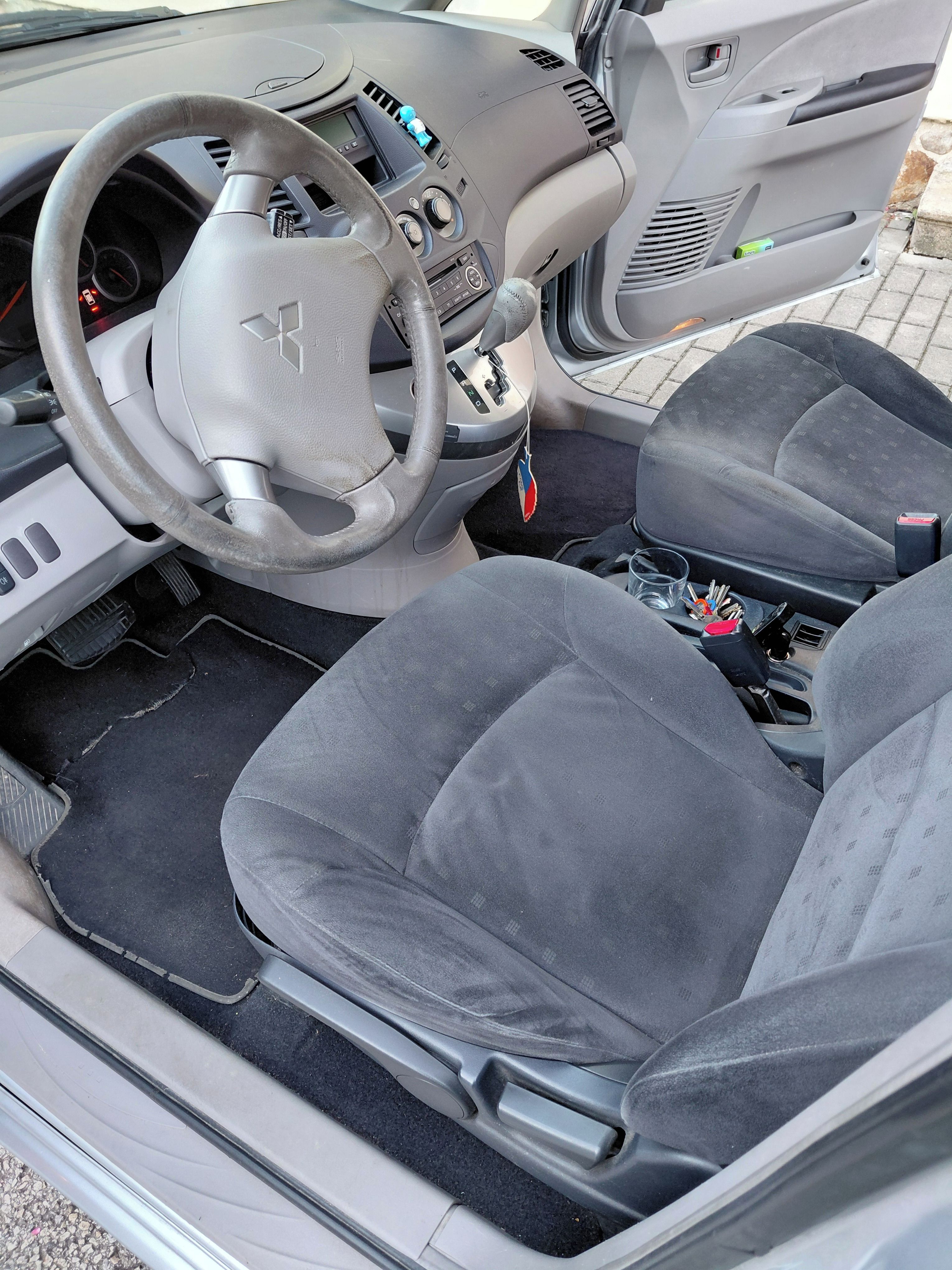Mitsubishi Grandis - fotka 6