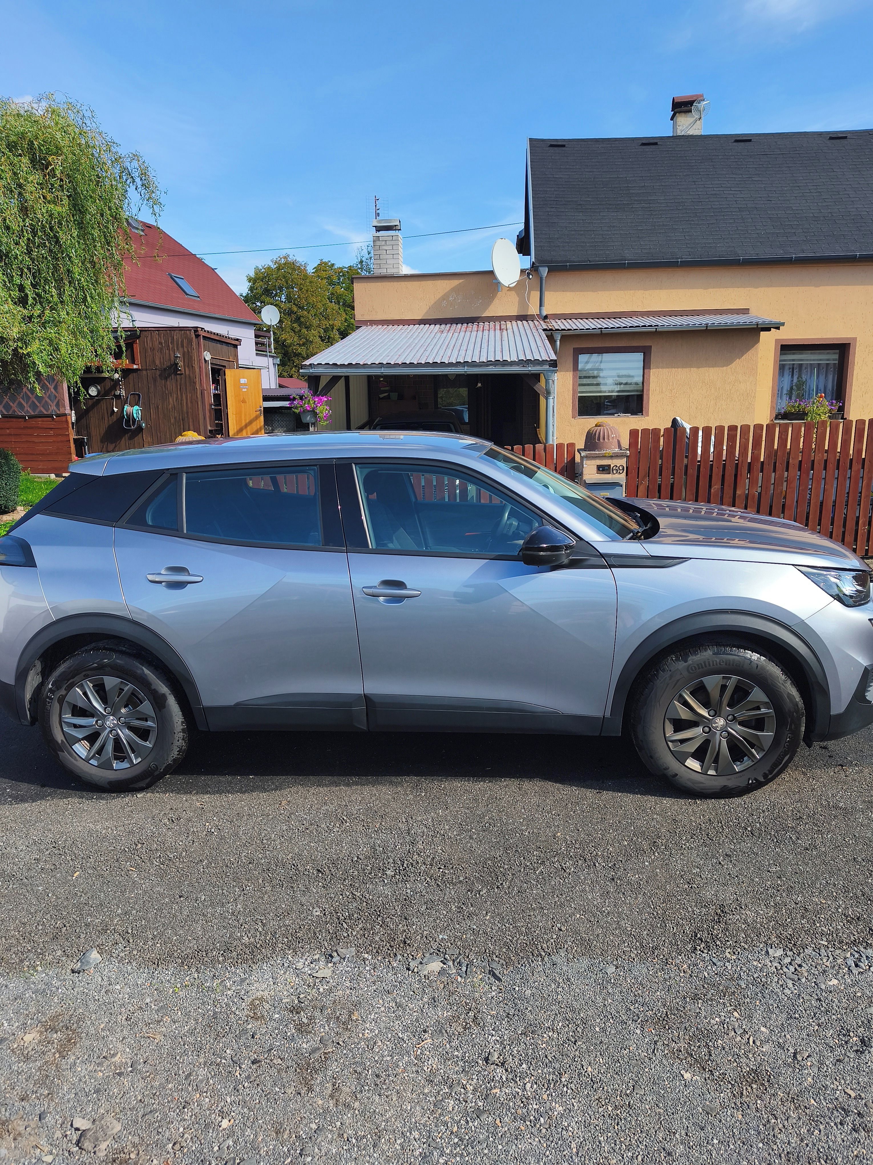 Peugeot 2008, 1,2 benzin - fotka 6