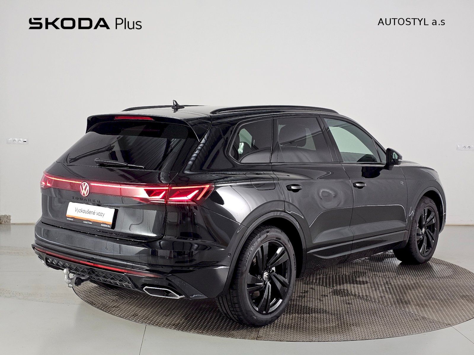 Volkswagen Touareg, 3.0TDI 4x4 210kW R-LINE - fotka 2