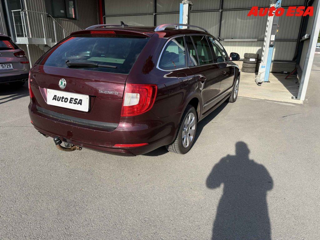 Škoda Superb, 2.0TDi,DSG,TZ,bixen,navi - fotka 2