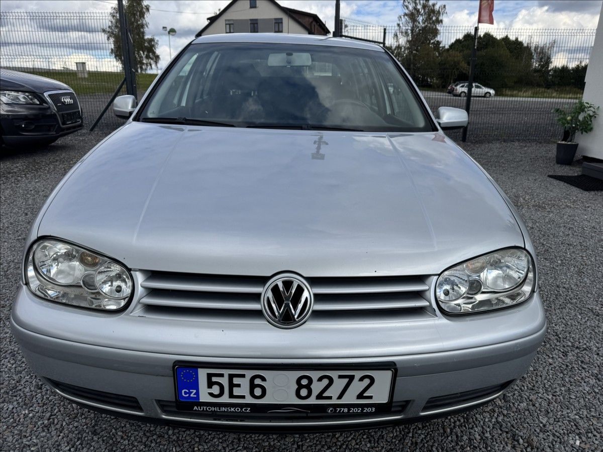 Volkswagen Golf, 1,6   i 77KW - fotka 2