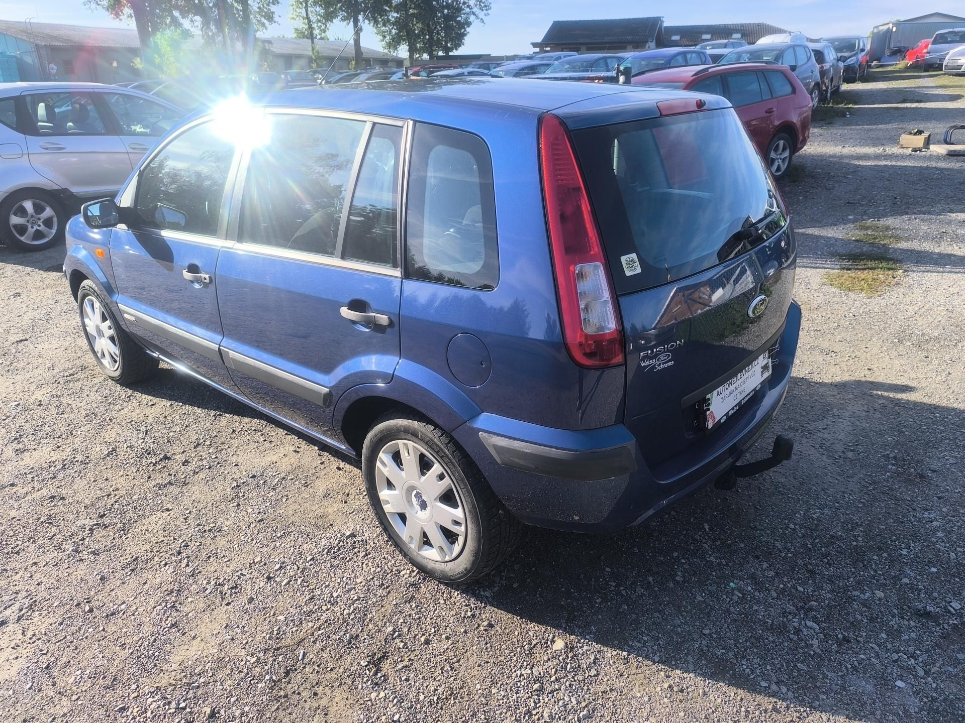 Ford Fusion, KRÁSNÝ,55TKM,VÝBAVA,1MAJ84LET - fotka 4