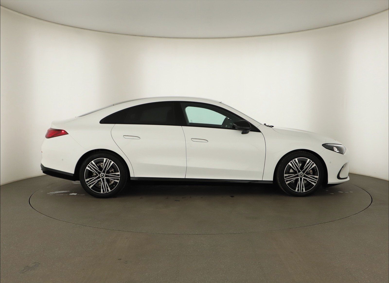 Mercedes-Benz CLA, 180 - fotka 6