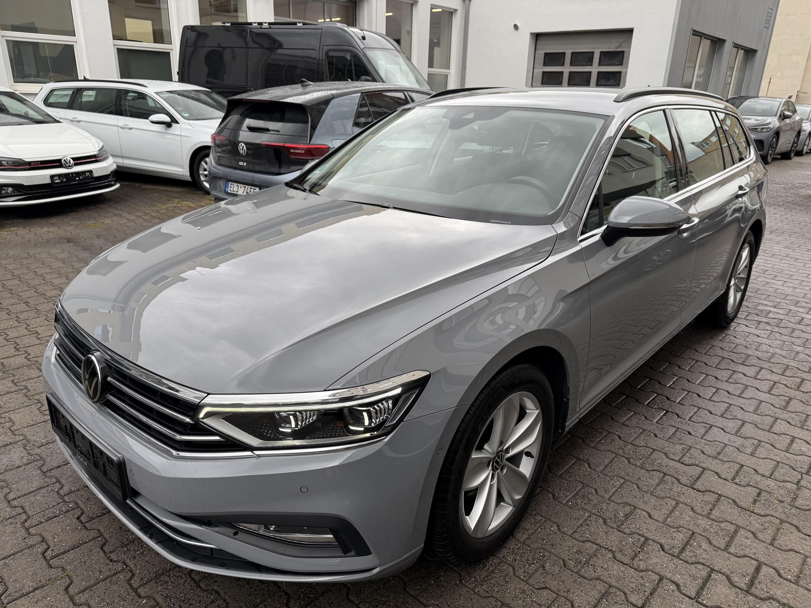 Volkswagen Passat, 2.0 TSI 140kW DSG / Webasto - fotka 3