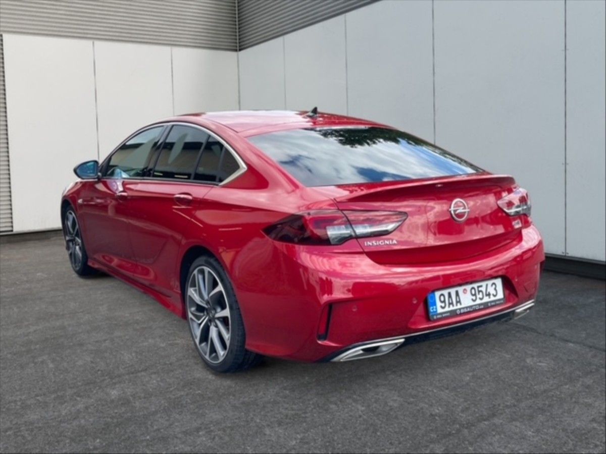 Opel Insignia, 2,0 T 169k GSi 4x4 AT - fotka 4