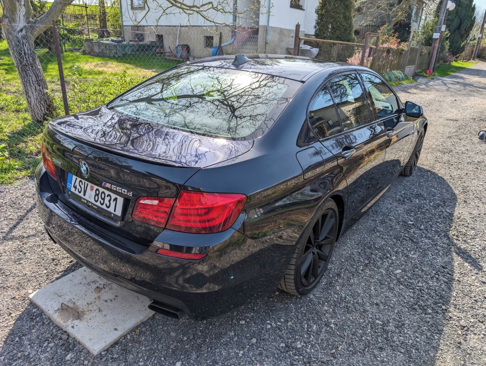 BMW Řada 5, M550d xDrive, 4x4 - fotka 4