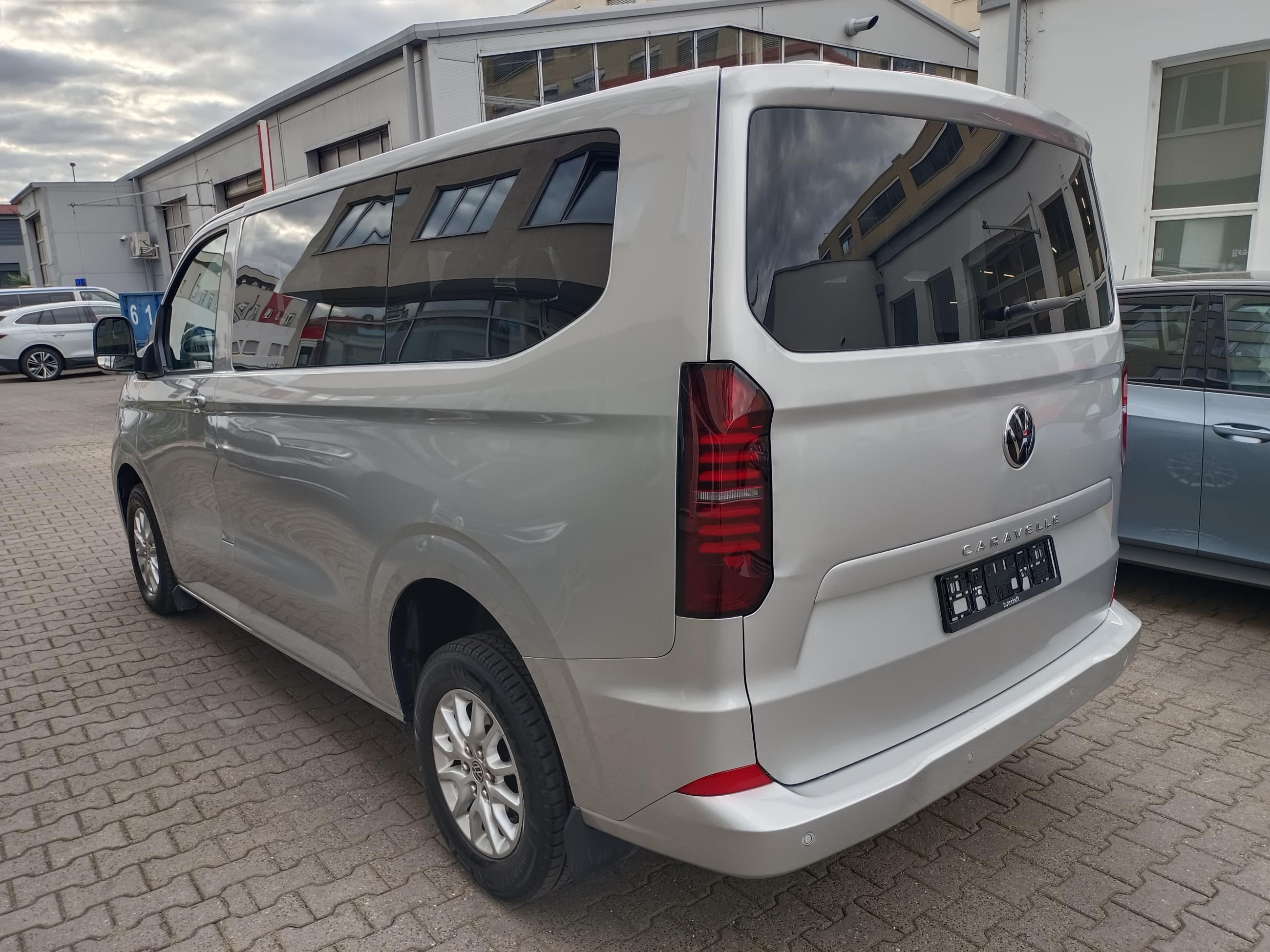 Volkswagen Caravelle, 2.0 TDI 110kW DSG / 9-Míst - fotka 4